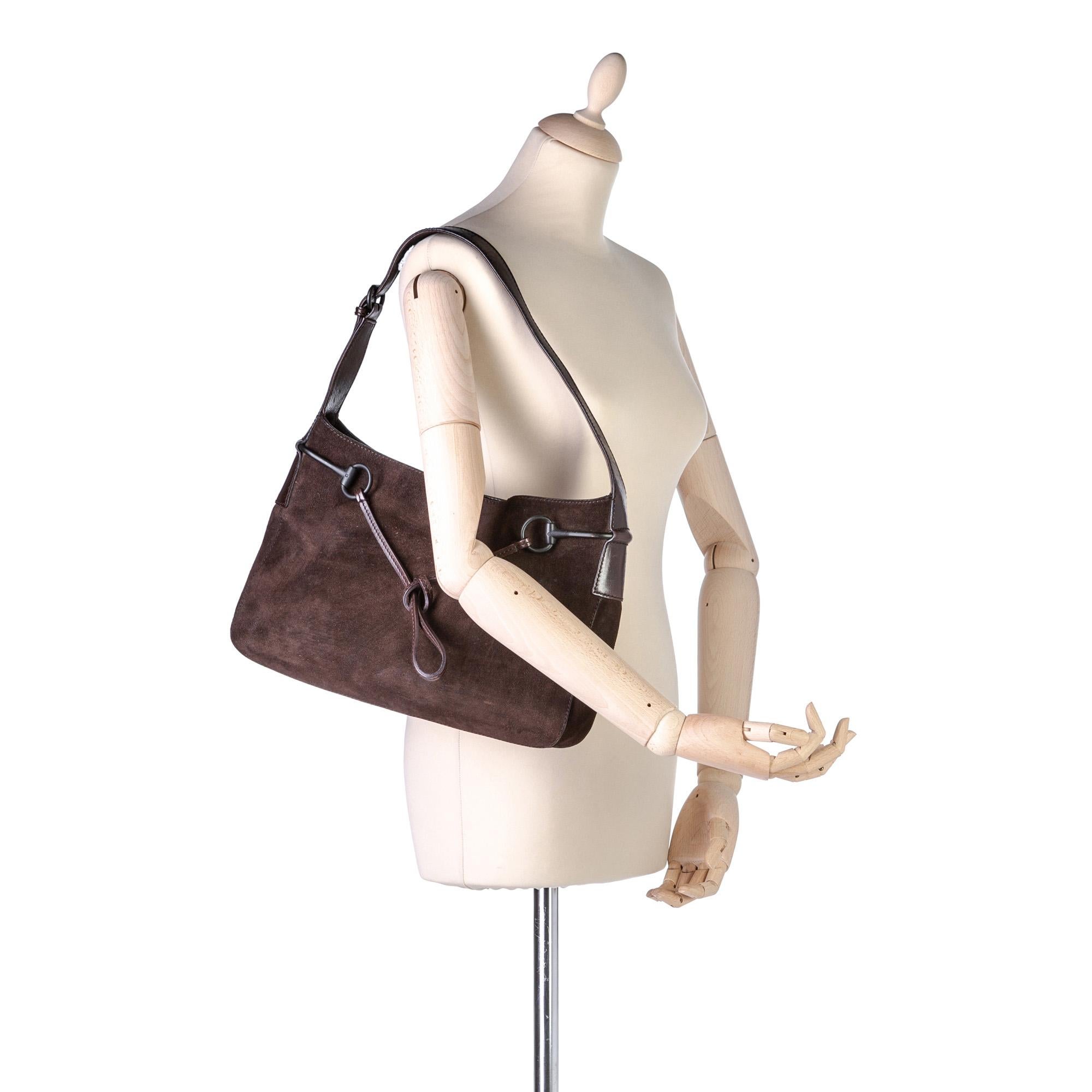 Vintage Authentic Gucci Brown Suede Leather Horsebit Shoulder Bag ITALY MEDIUM  For Sale 3