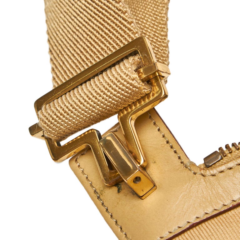 Vintage Authentic Gucci Canvas Fabric Shoulder Bag Italy w/ Dust Bag MEDIUM For Sale at 1stdibs