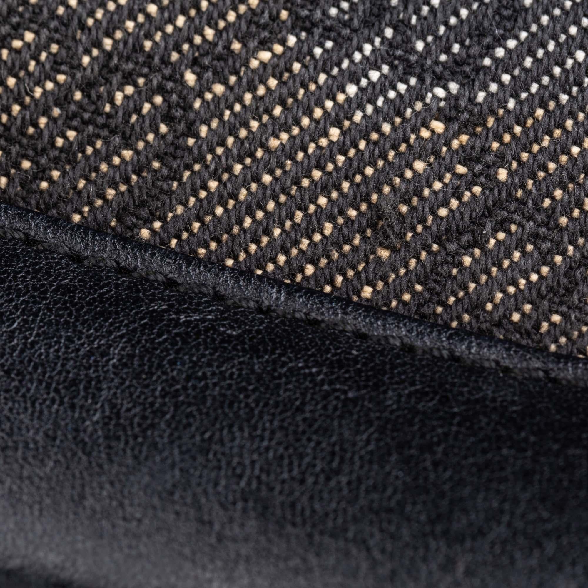 Vintage Authentic Gucci Gray Denim Fabric GG Jackie Shoulder Bag ITALY MEDIUM  2