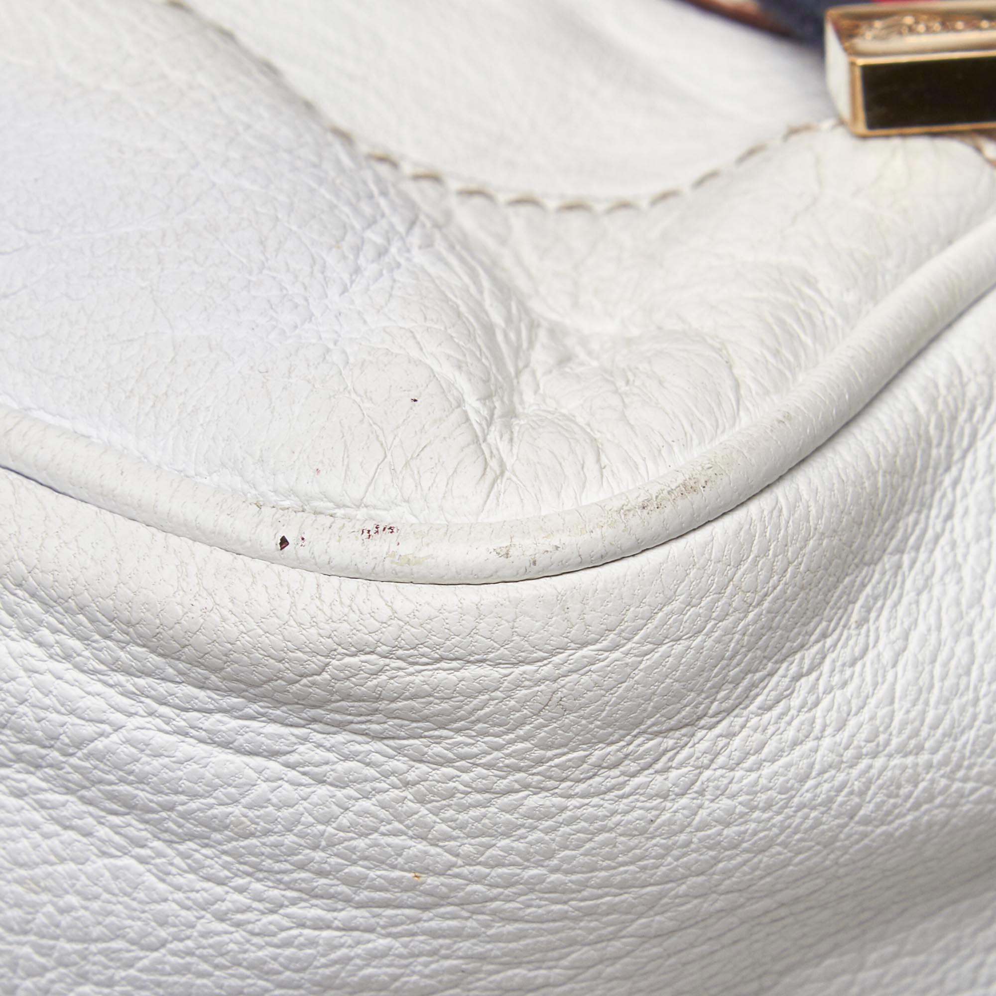 Vintage Authentic Gucci White Leather Princy Shoulder Bag Italy MEDIUM  For Sale 5