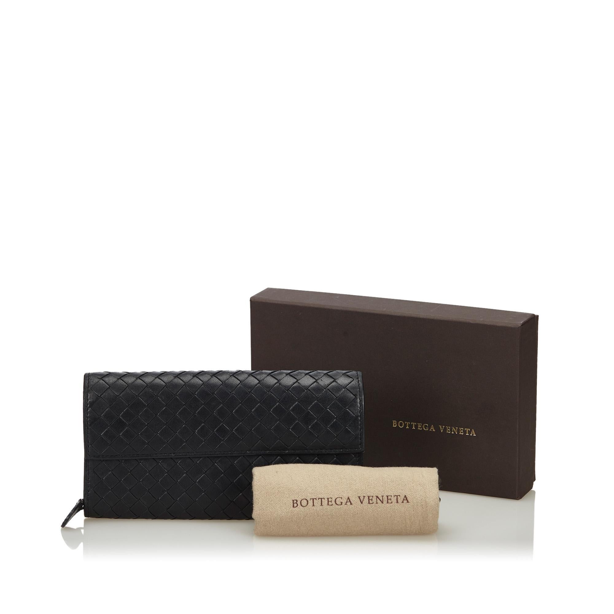 Vintage Authentic Leather Intrecciato Continental Wallet w Dust Bag Box  For Sale 4