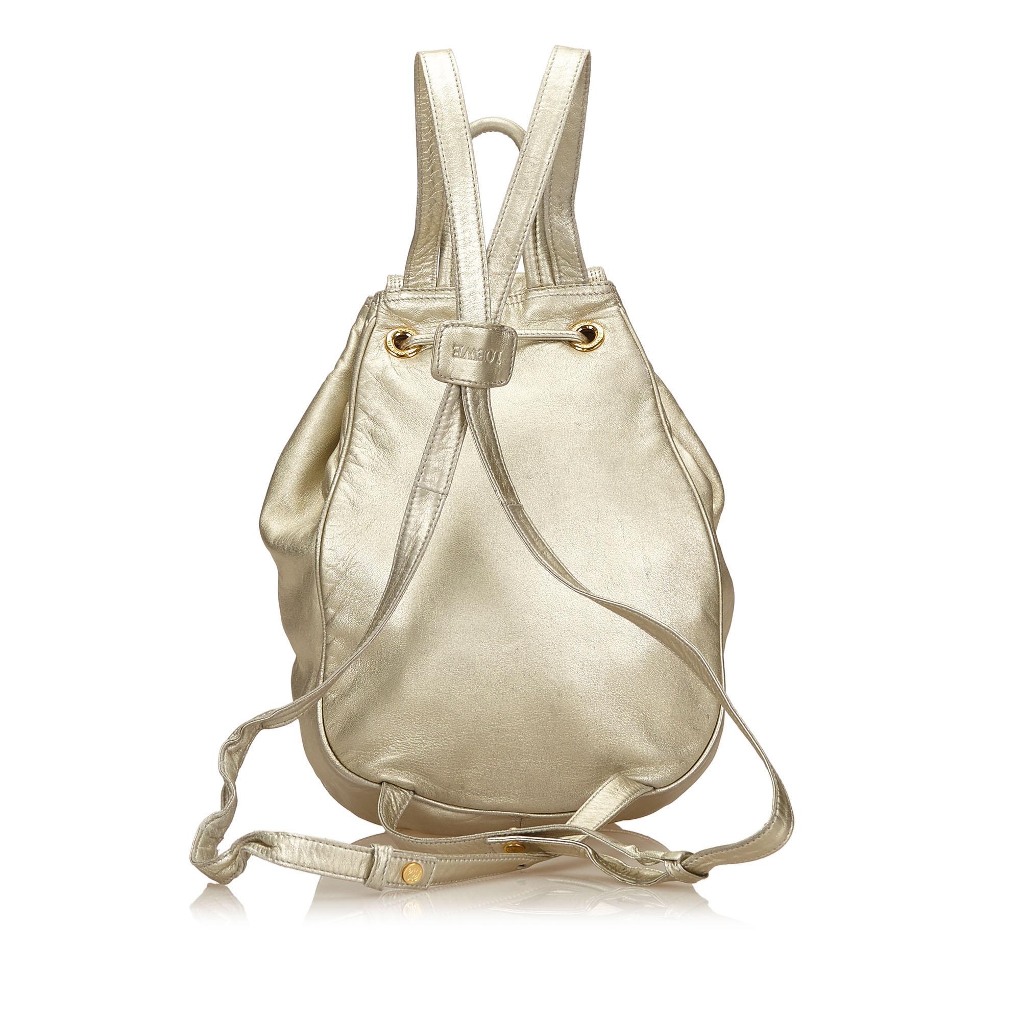 Vintage Authentic Loewe Gold Leather Metallic Backpack Spain MEDIUM  In Good Condition For Sale In Orlando, FL