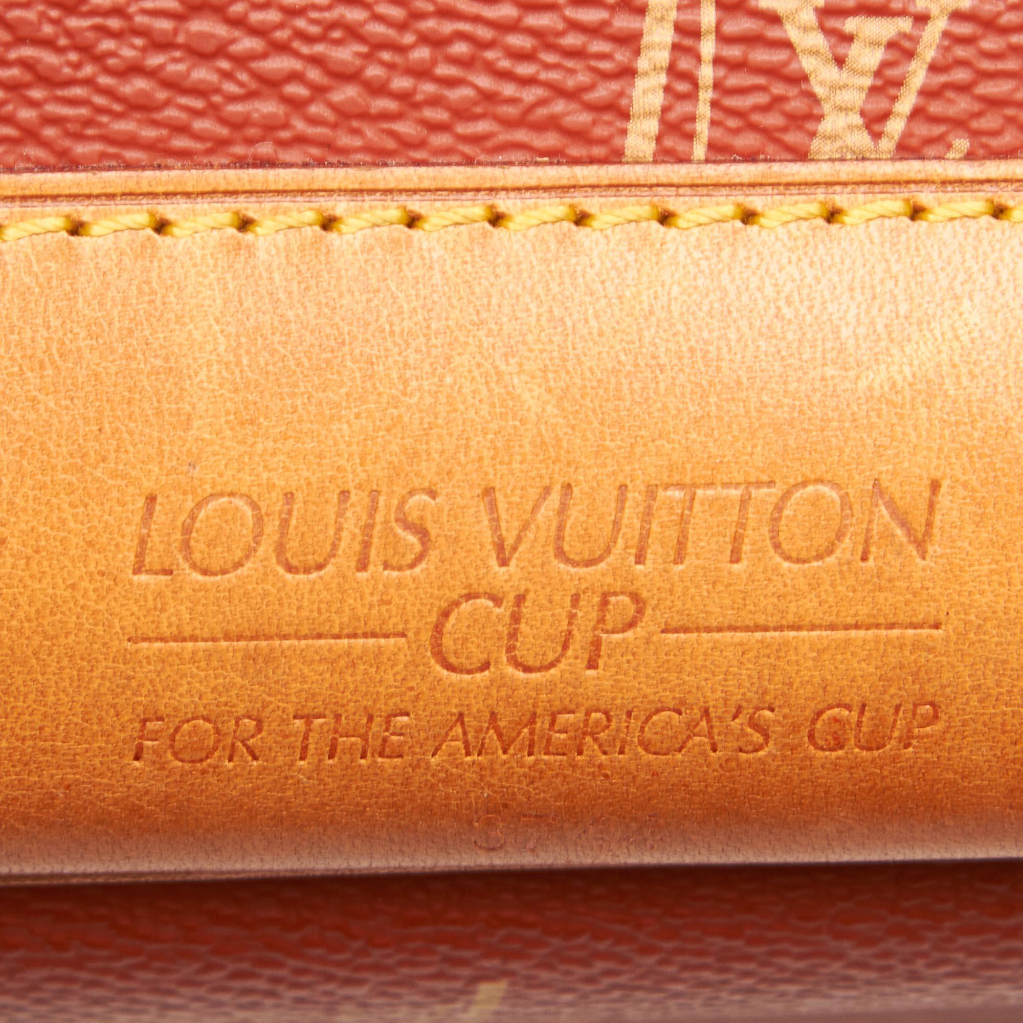 Vintage Authentic Louis Vuitton Americas Cup Calvi Messenger Bag France MEDIUM  For Sale 1