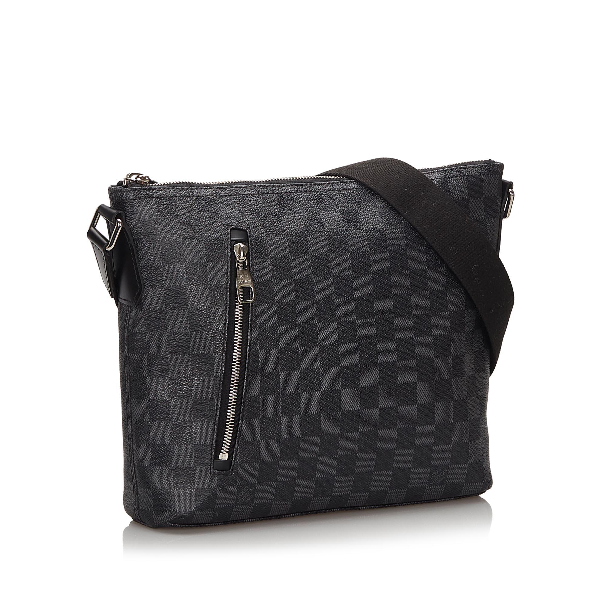 The Mick PM features a damier canvas body, a front exterior zip pocket, an adjustable flat strap, a top zip closure, and interior slip pockets. It carries as AB condition rating.

Inclusions: 
This item does not come with inclusions.


Louis Vuitton