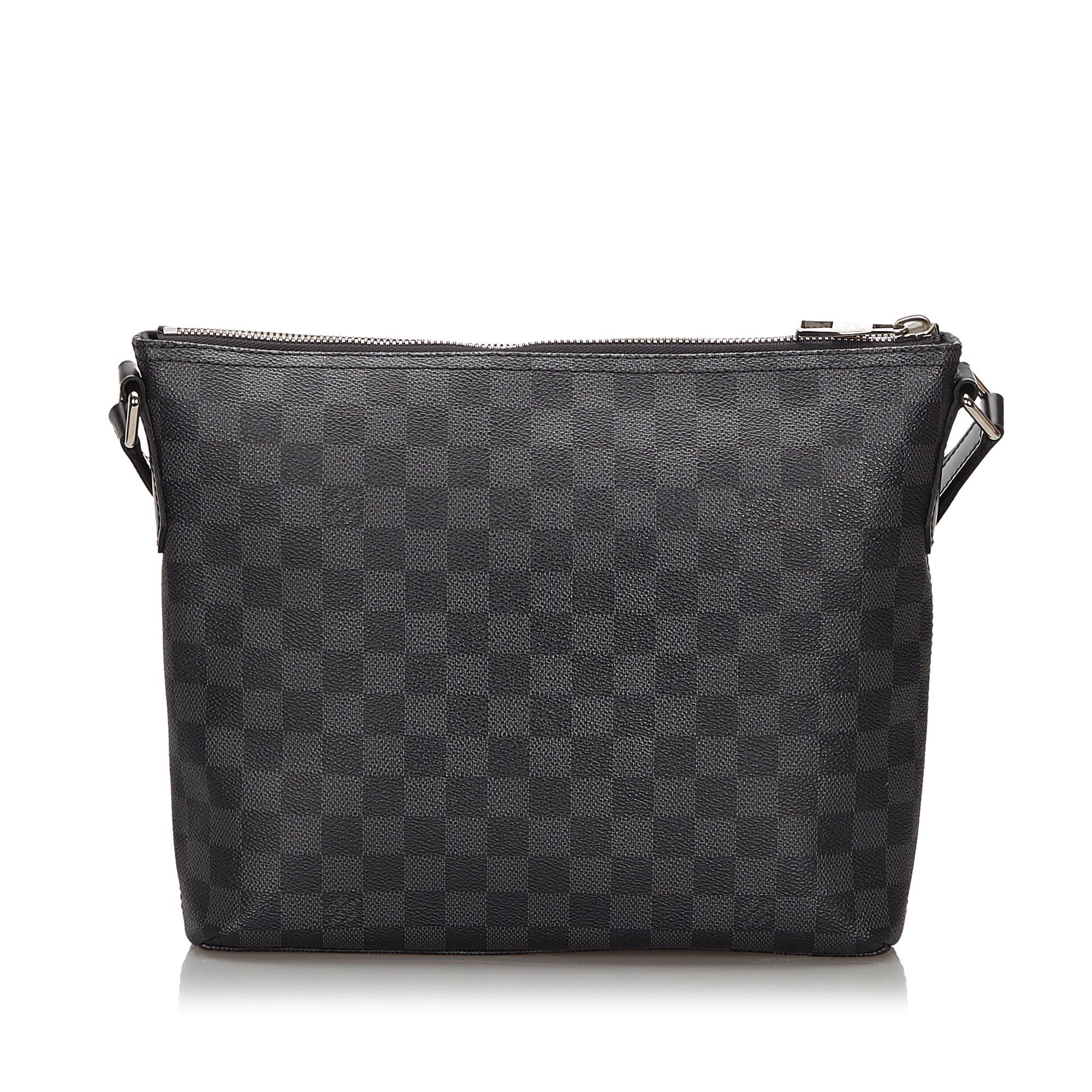 Vintage Authentic Louis Vuitton Black Graphite Mick PM France SMALL  In Good Condition For Sale In Orlando, FL
