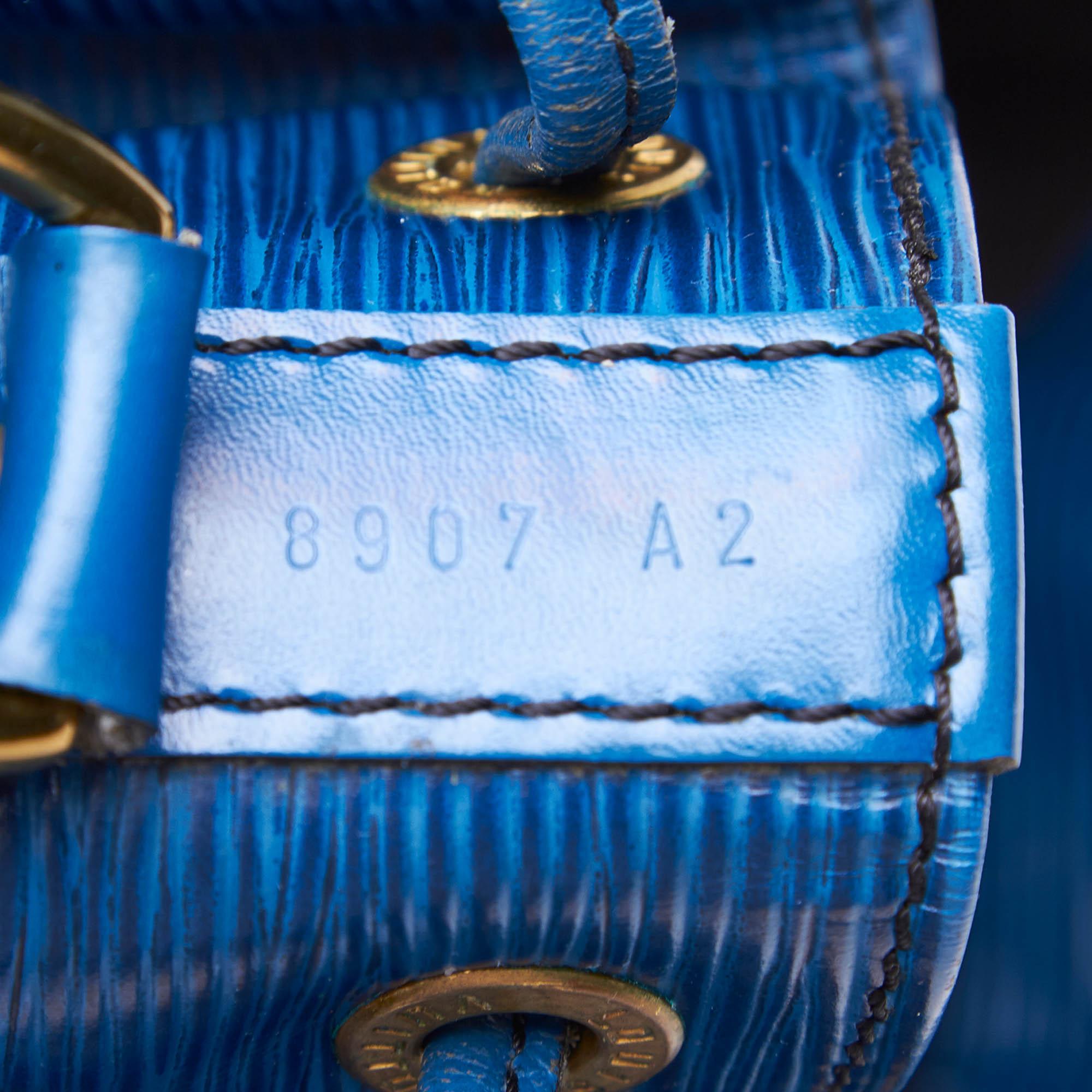 Vintage Authentic Louis Vuitton Blue Epi Leather Petit Noe France SMALL  For Sale 3