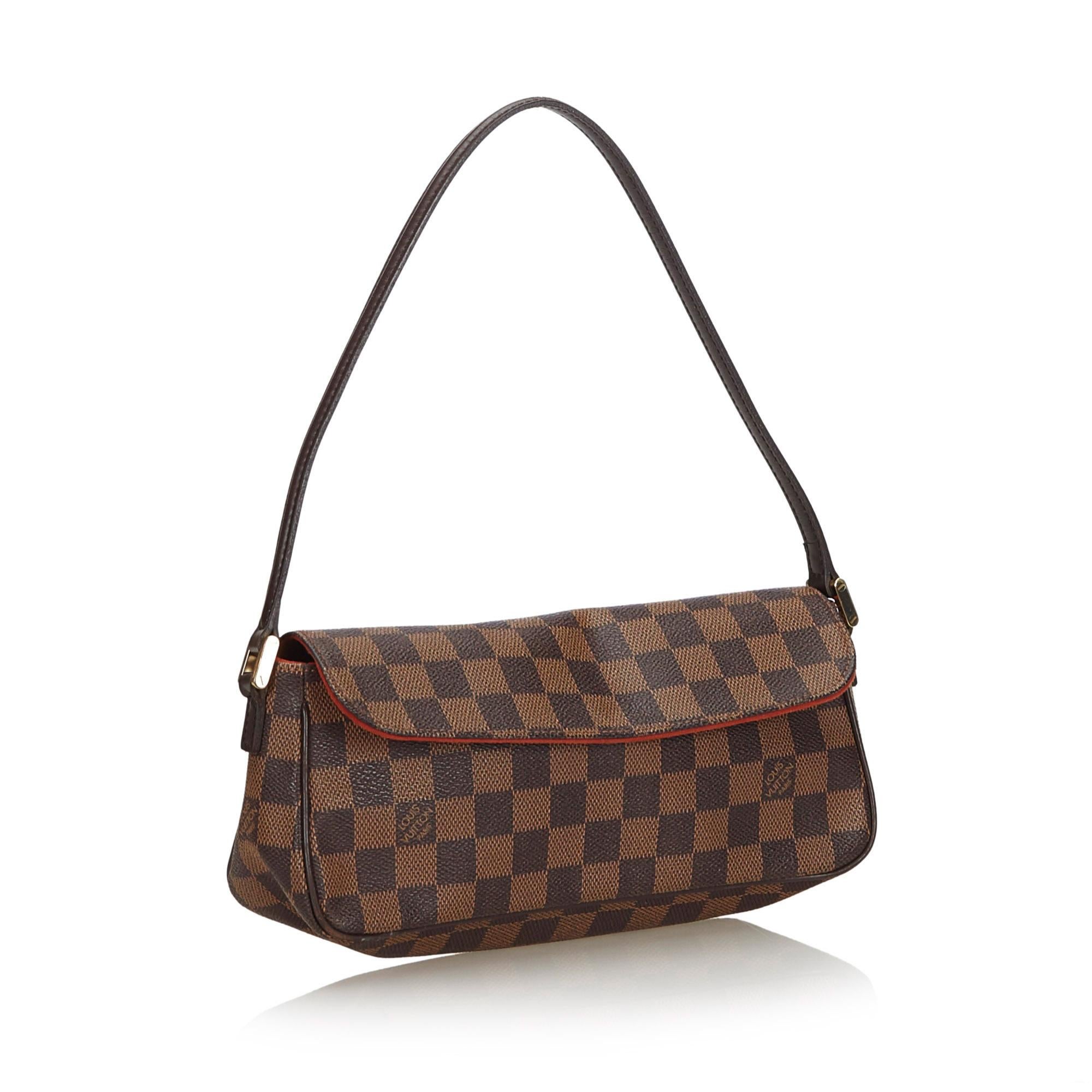 The Recoleta features a damier ebene body, a flat leather strap, a front flap with a magnetic closure, and an interior slip pocket. It carries as AB condition rating.

Inclusions: 
This item does not come with inclusions.


Louis Vuitton pieces do