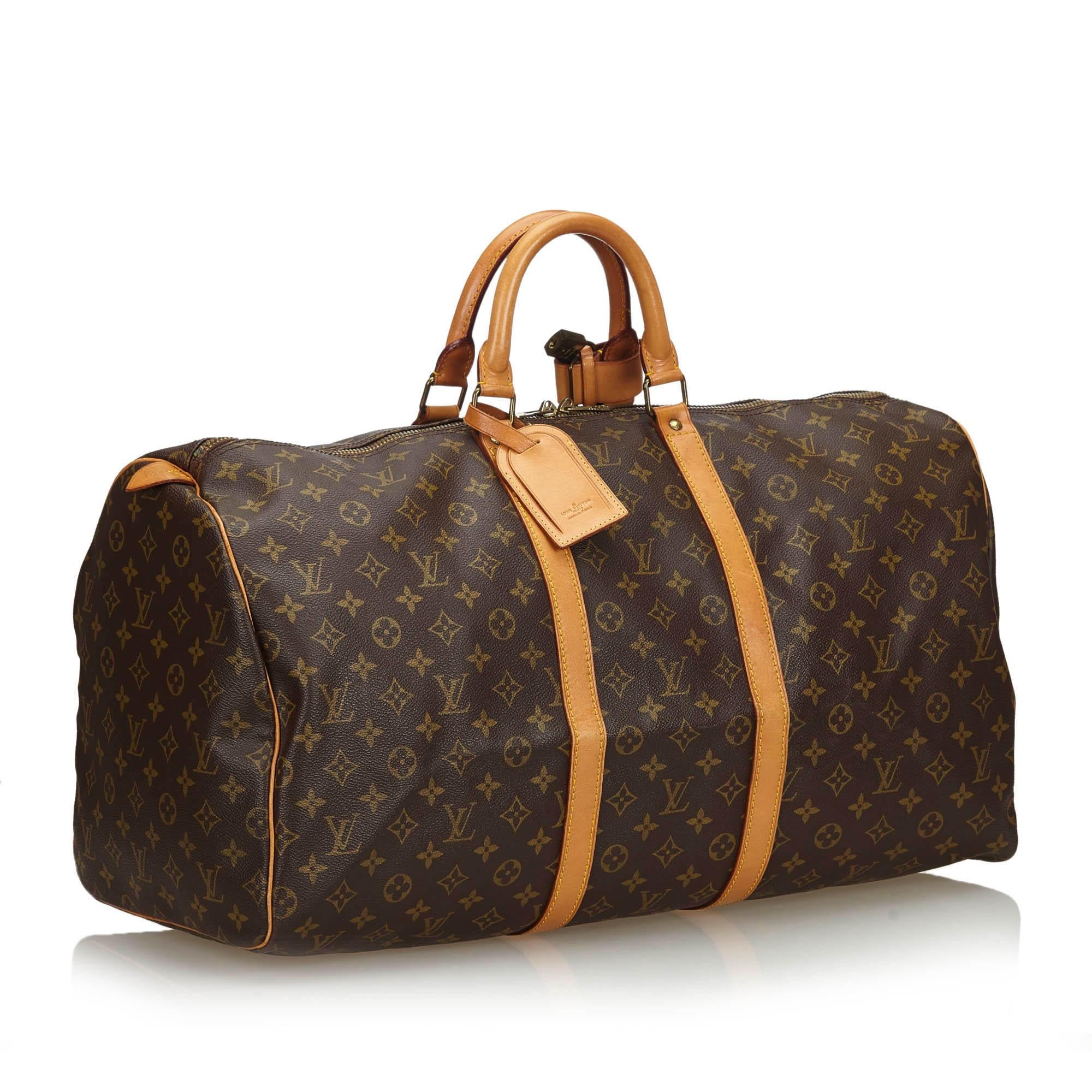 The Keepall 55 features a monogram canvas body with vachetta trim, rolled leather handles, and a top zip closure. It carries as B+ condition rating.

Inclusions: 
Padlock


Louis Vuitton pieces do not come with an authenticity card please refer to