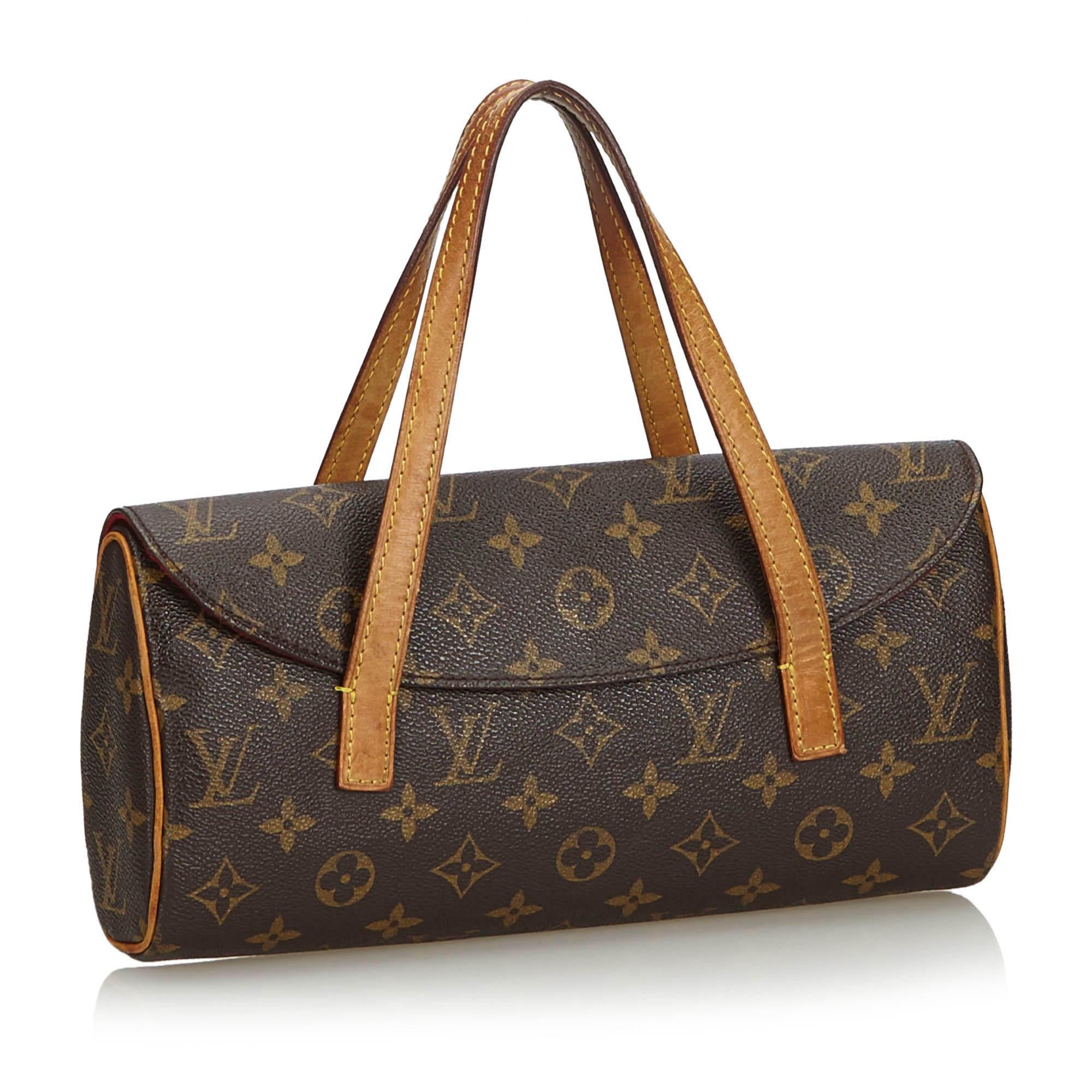 The Sonatine features the Monogram canvas, flat vachetta straps, a front flap, Alcantara lining, and an interior slip pocket. It carries as B condition rating.

Inclusions: 
This item does not come with inclusions.


Louis Vuitton pieces do not come
