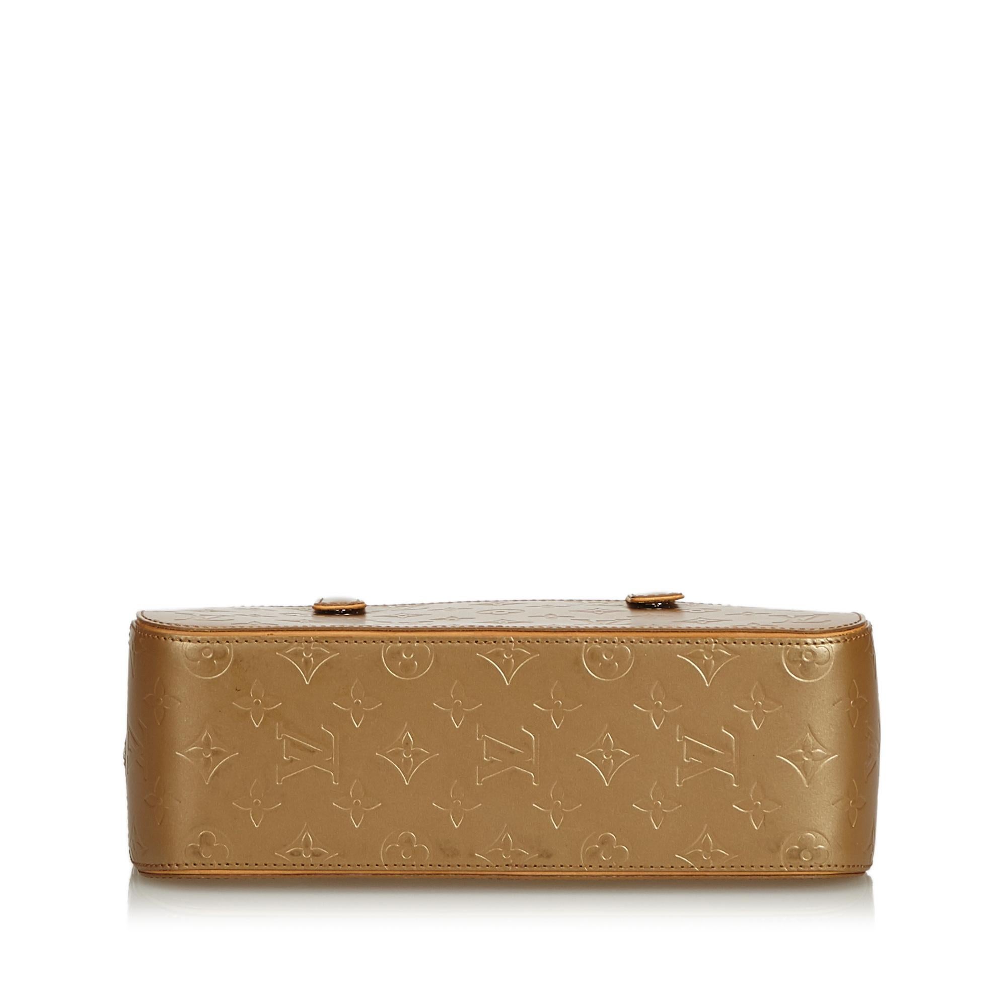 Vintage Authentic Louis Vuitton Gold Monogram Glace Shelton France MEDIUM  In Good Condition For Sale In Orlando, FL