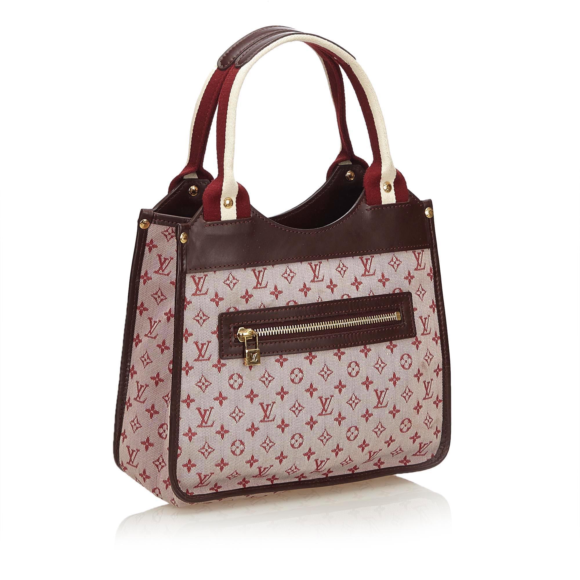 The Sac Kathleen features a monogram jacquard body with leather panels, an exterior zip pocket, an open top, and an interior zip pocket. It carries as AB condition rating.

Inclusions: 
Dust Bag


Louis Vuitton pieces do not come with an