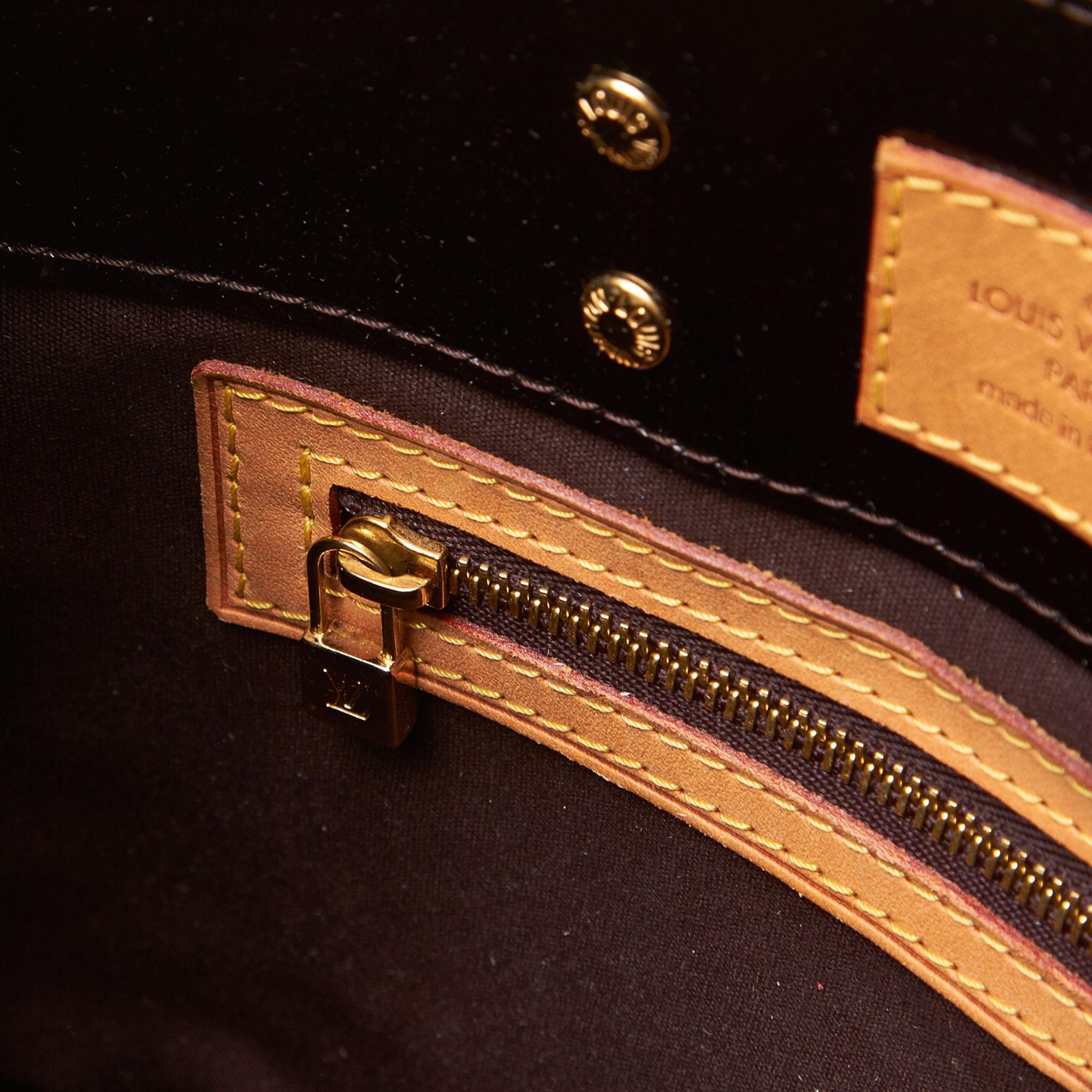 Vintage Authentic Louis Vuitton Purple Vernis Leather Reade PM France SMALL  im Angebot 7