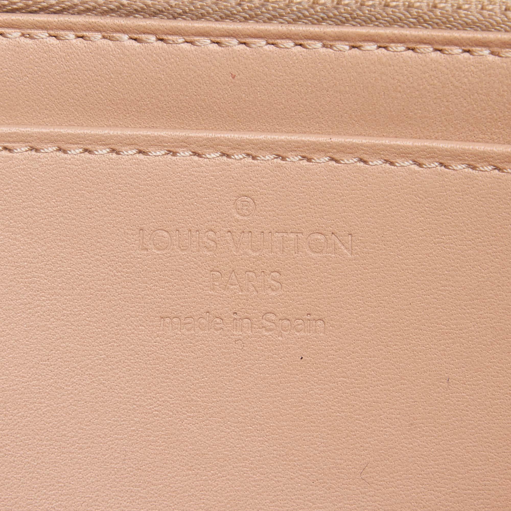 Vintage Authentic Louis Vuitton Vernis Louise Wallet France w Dust Bag SMALL  In Good Condition For Sale In Orlando, FL