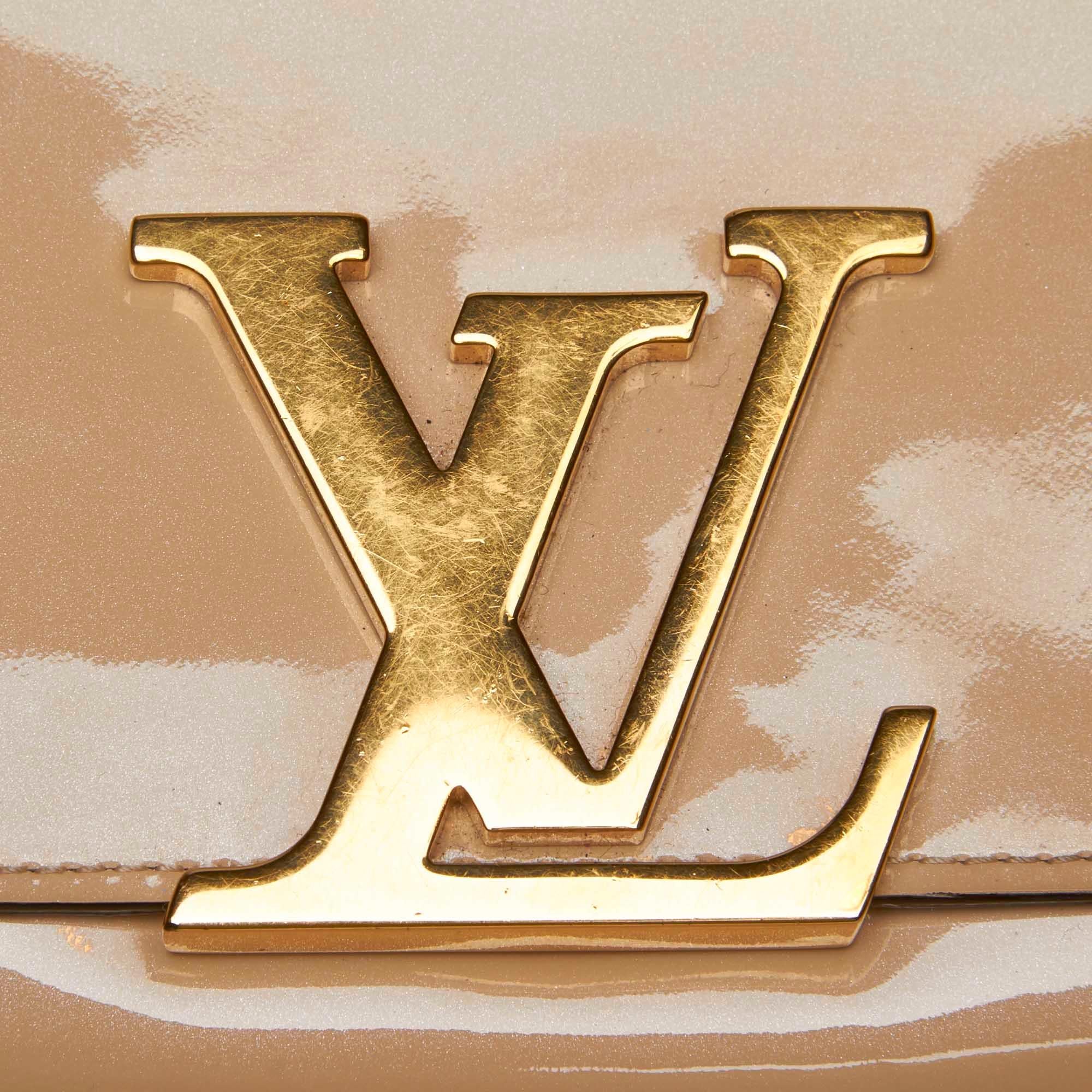 Vintage Authentic Louis Vuitton Vernis Louise Wallet France w Dust Bag SMALL  For Sale 1