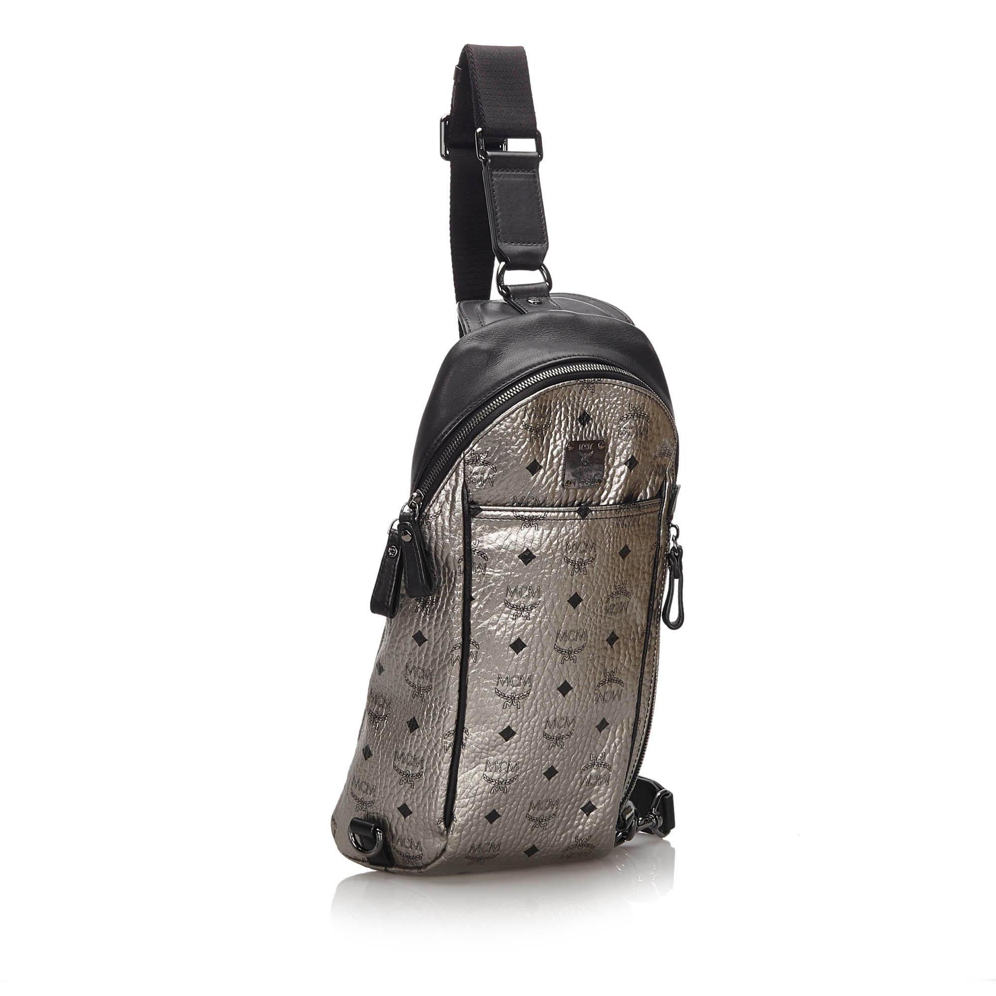 The Stark Sling Backpack features a leather body, a front exterior zip pocket, an adjustable flat strap, and a top zip closure. It carries as B+ condition rating.

Inclusions: 
Dust Bag
Dimensions:
Length: 36.00 cm
Width: 20.00 cm
Depth: 8.00