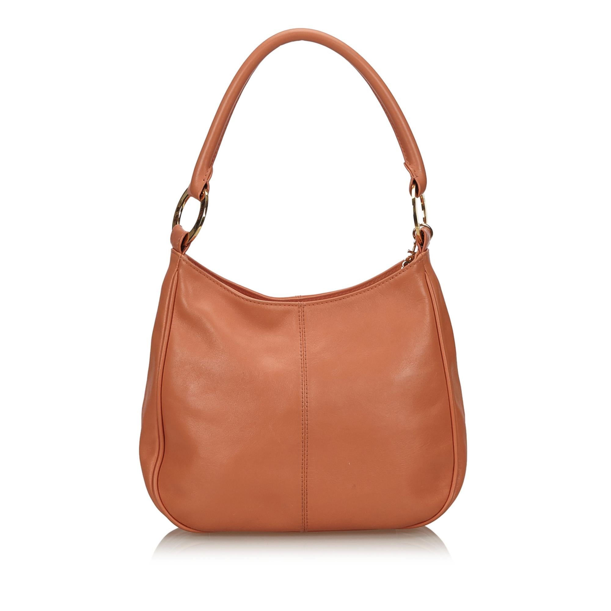 Vintage Authentic MCM Orange Leather Shoulder Bag Germany MEDIUM In Good Condition In Orlando, FL