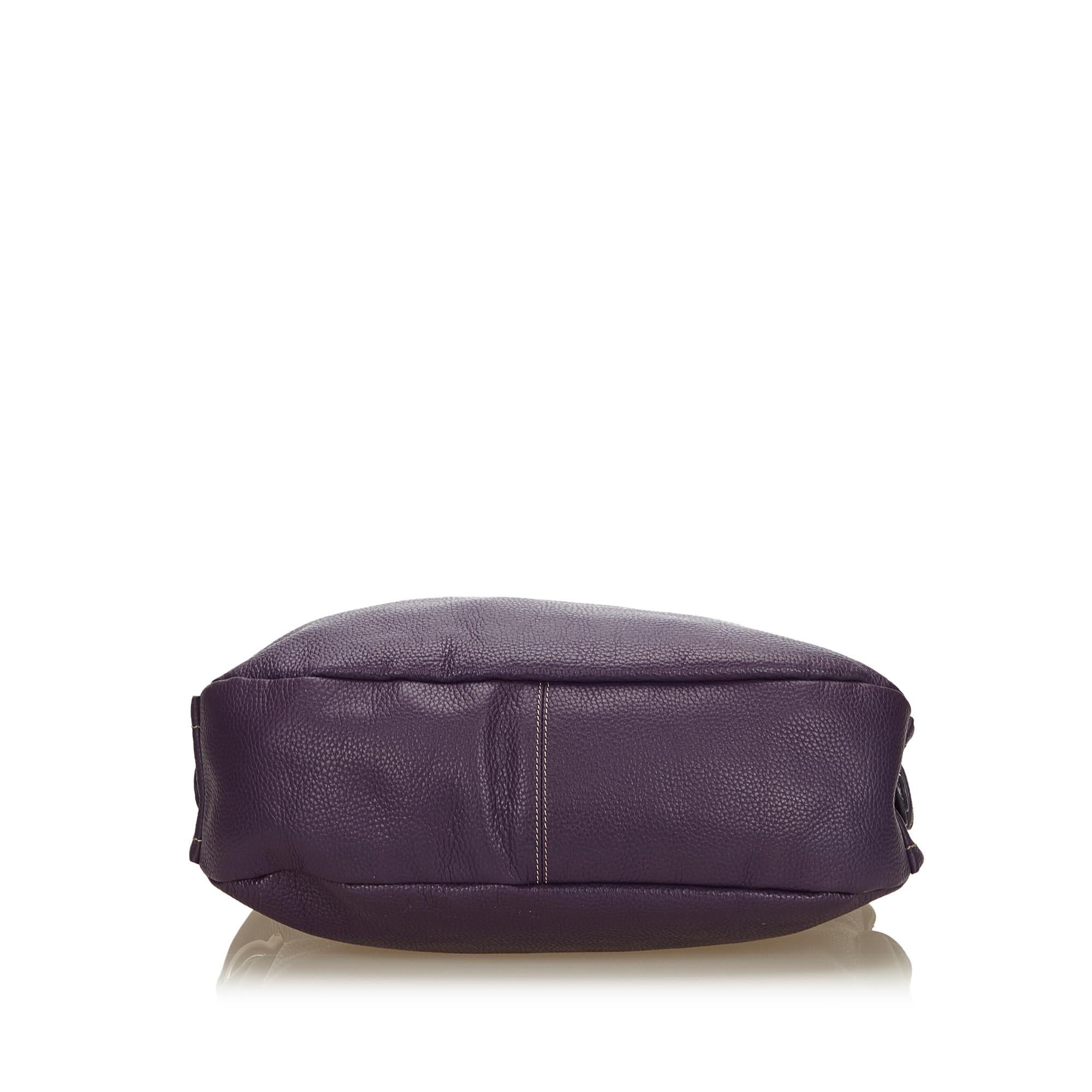 Vintage Authentic MCM Purple Leather Handbag Germany MEDIUM  In Good Condition For Sale In Orlando, FL
