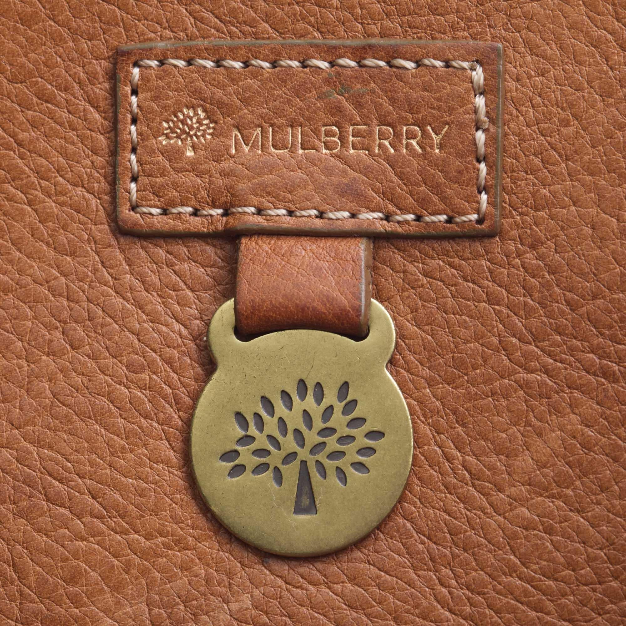 Vintage Authentic Mulberry Brown Leather Bayswater CHINA w/ Padlock, Key LARGE In Good Condition For Sale In Orlando, FL