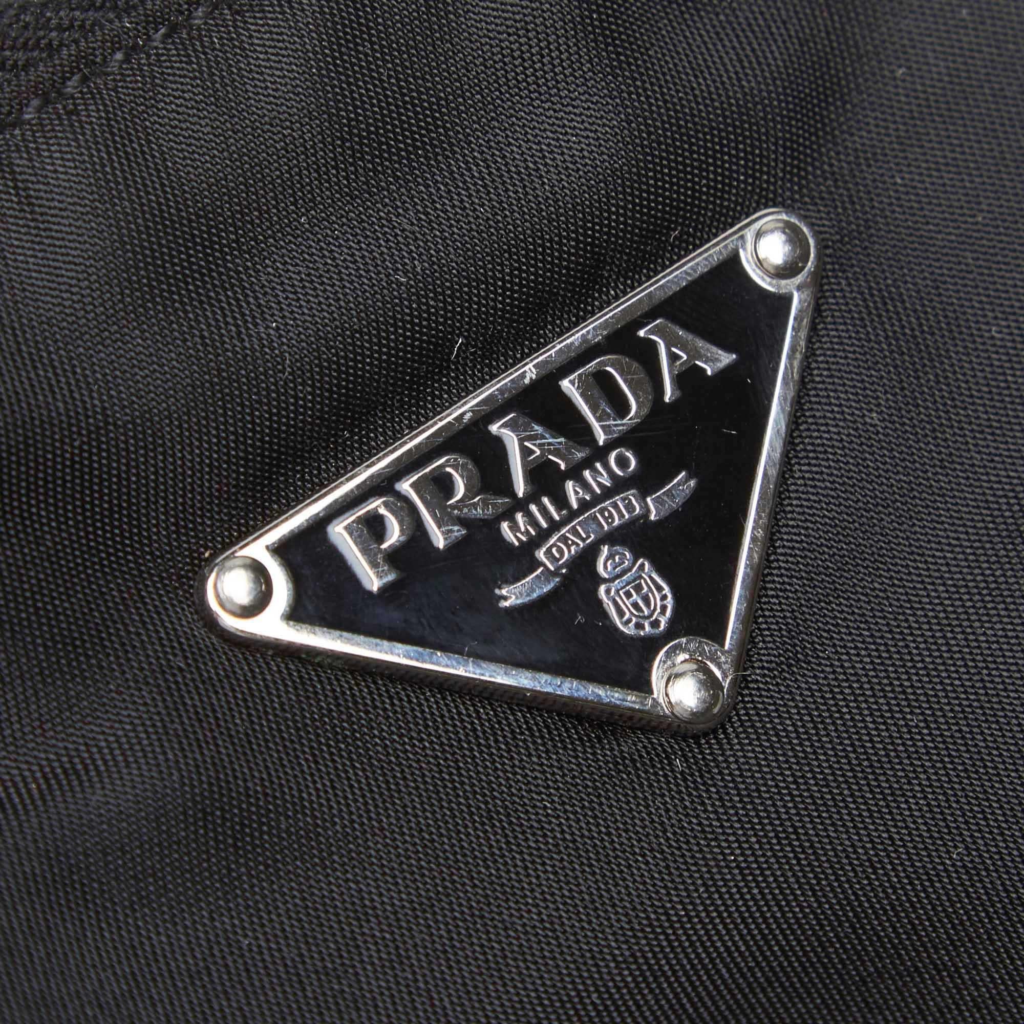 Vintage Authentic Prada Black Crossbody Bag Italy w Authenticity Card MEDIUM  For Sale 3