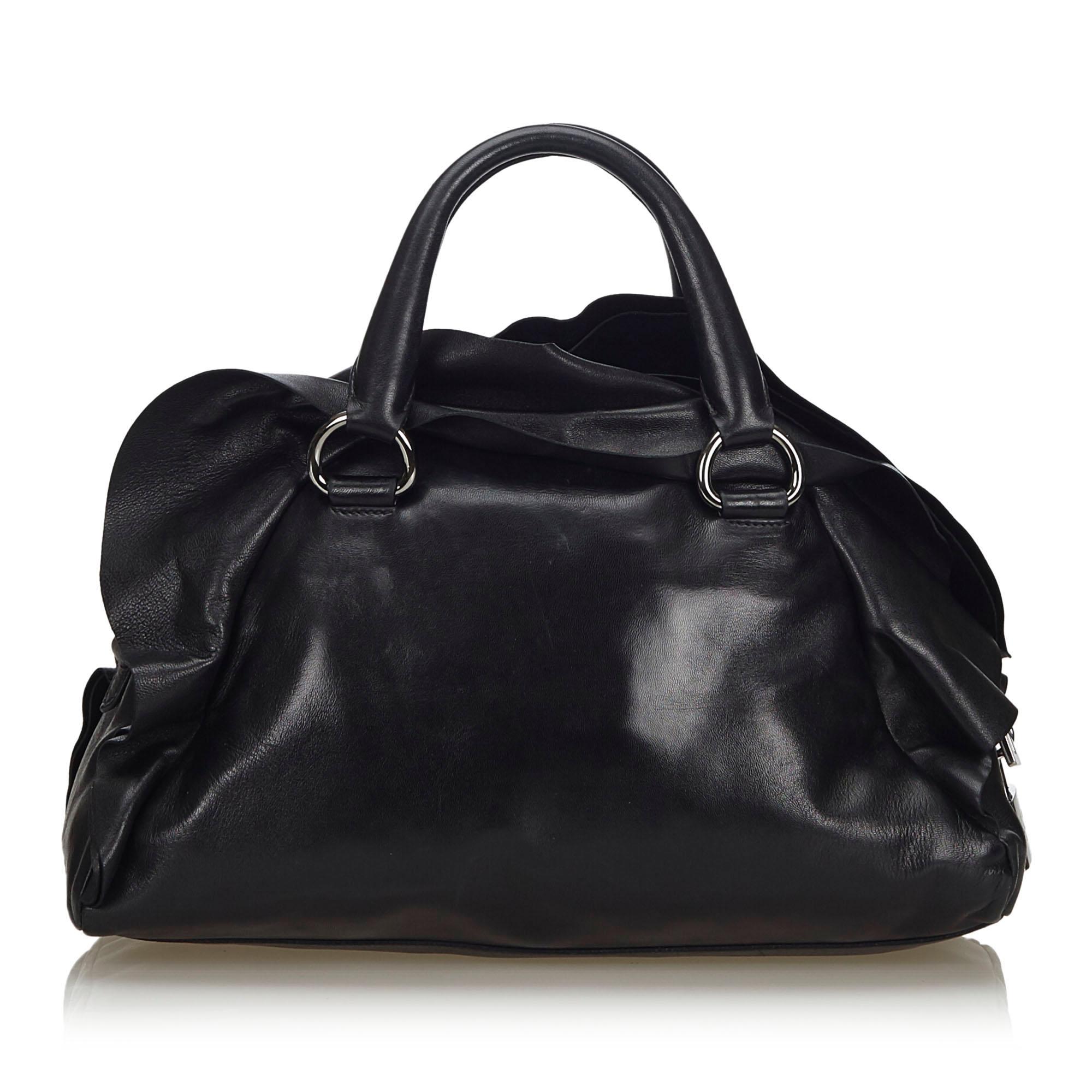 Vintage Authentic Prada Black Leather Mordore Handbag Italy MEDIUM  In Good Condition For Sale In Orlando, FL