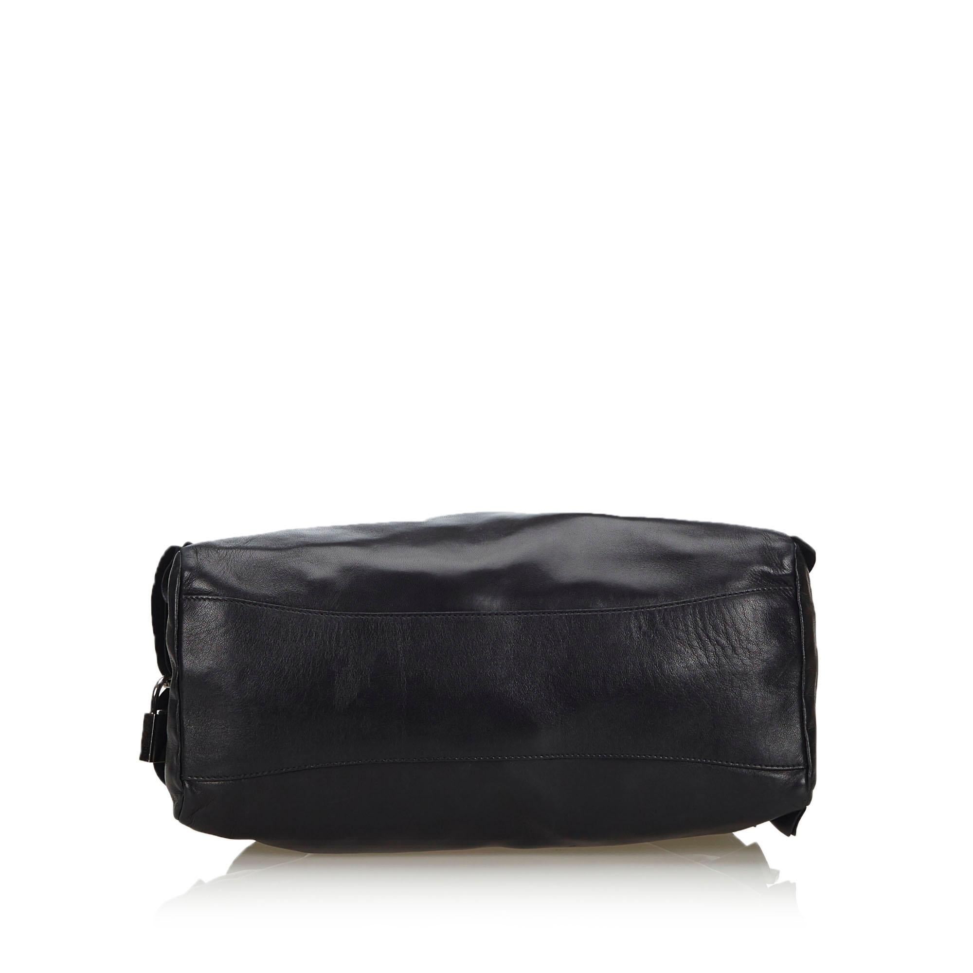 Women's Vintage Authentic Prada Black Leather Mordore Handbag Italy MEDIUM  For Sale