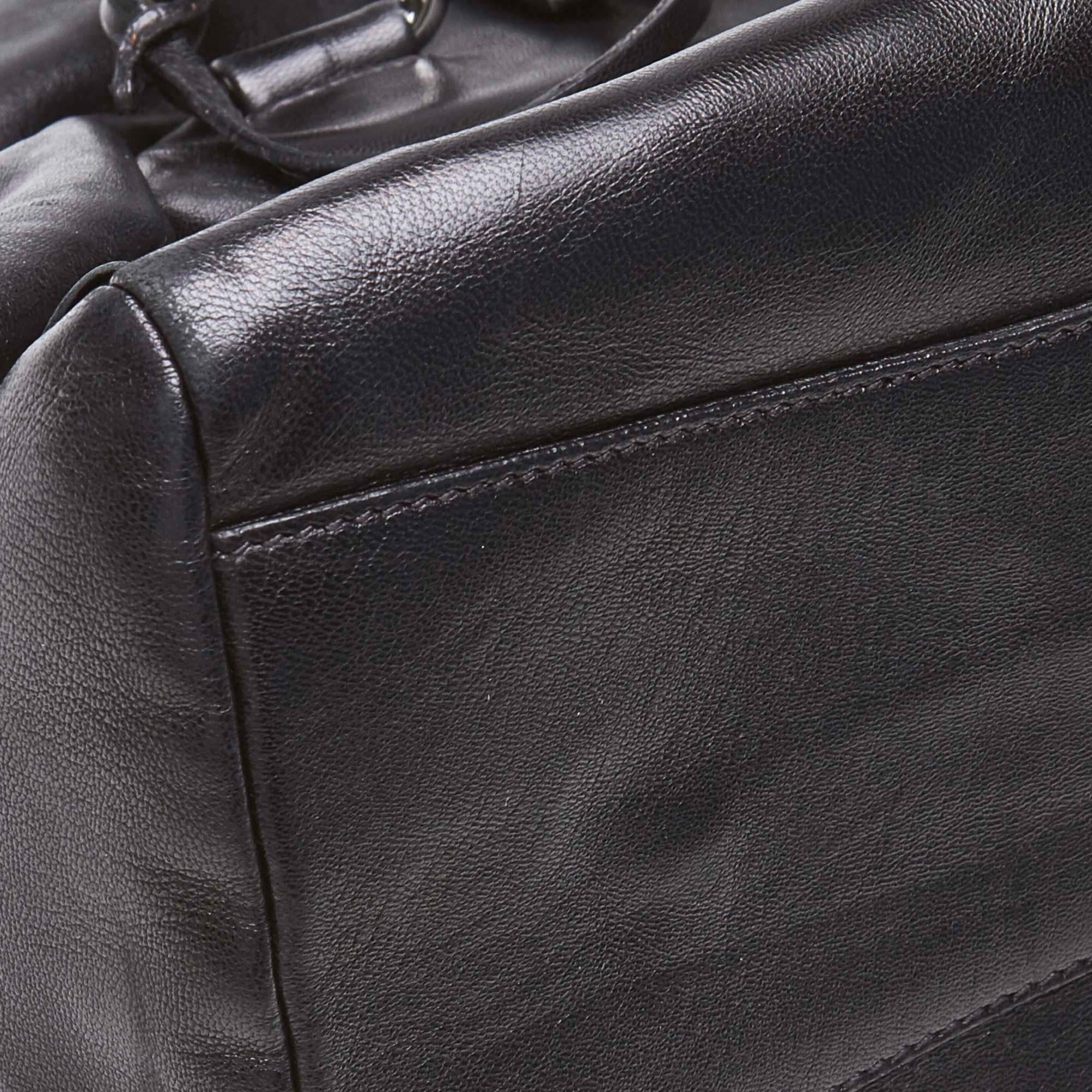 Vintage Authentic Prada Black Leather Mordore Handbag Italy MEDIUM  For Sale 3