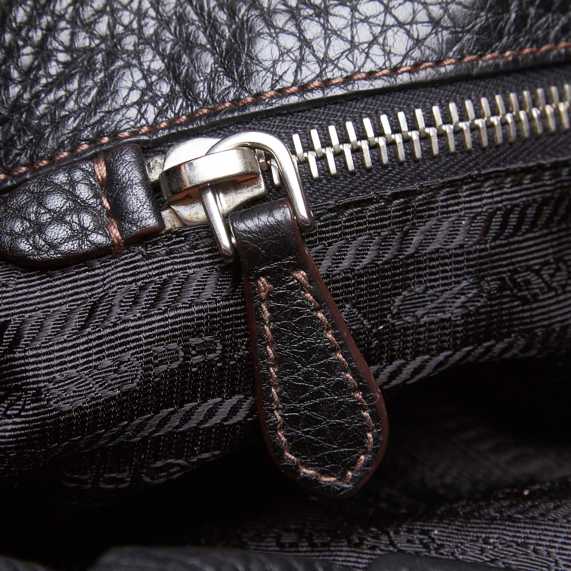 Vintage Authentic Prada Black Leather Shoulder Bag Italy w/ Dust Bag LARGE For Sale 3