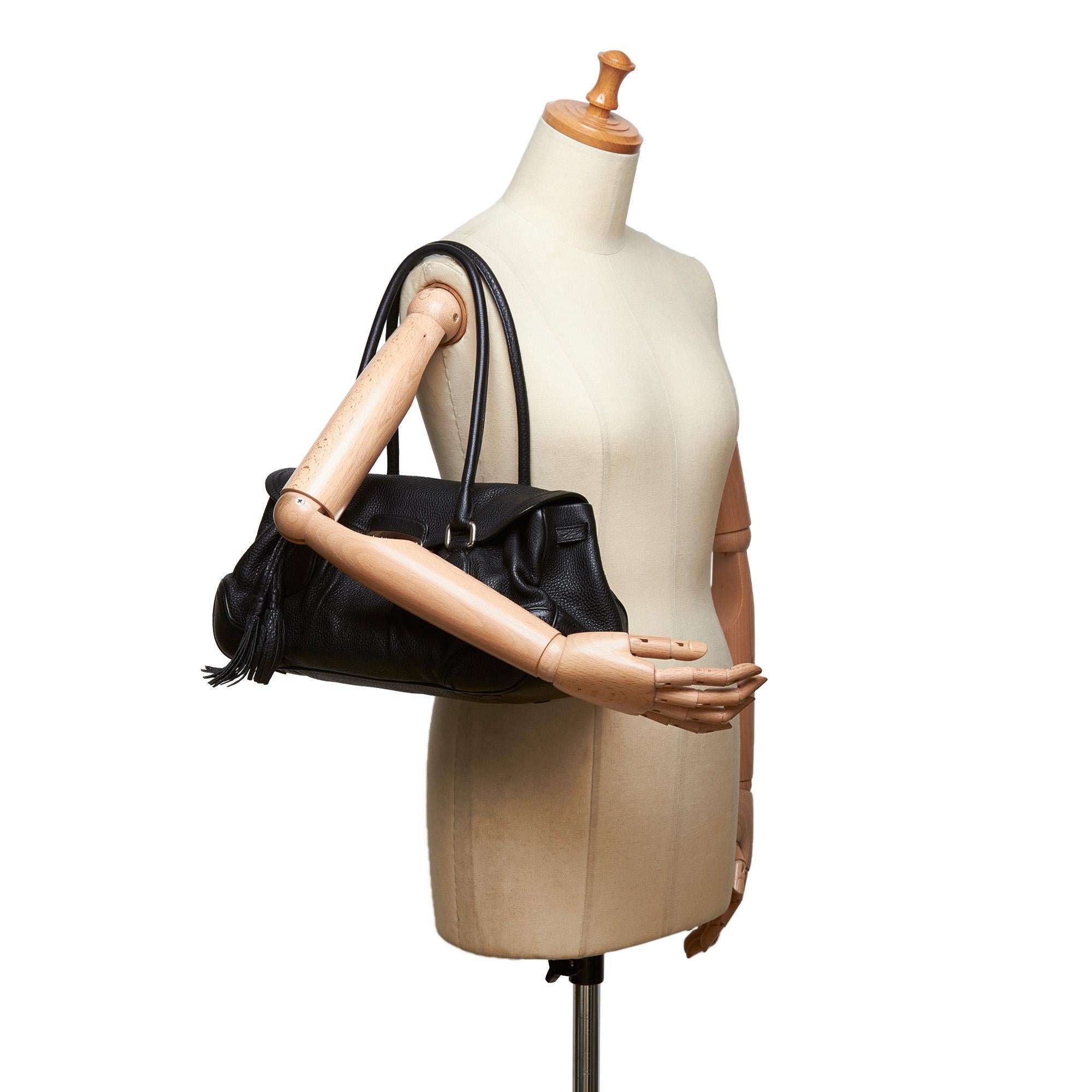 Vintage Authentic Prada Black Leather Shoulder Bag Italy w/ Dust Bag MEDIUM For Sale 6