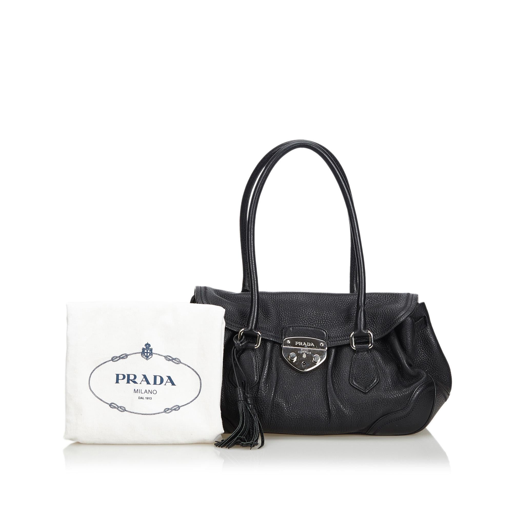 Vintage Authentic Prada Black Leather Shoulder Bag Italy w/ Dust Bag MEDIUM For Sale 7