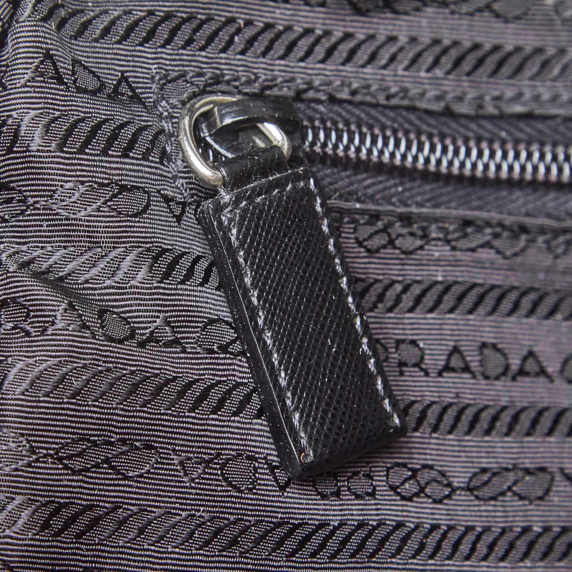 Vintage Authentic Prada Black Nylon Fabric Business Bag Italy w/ Padlock LARGE  For Sale 3