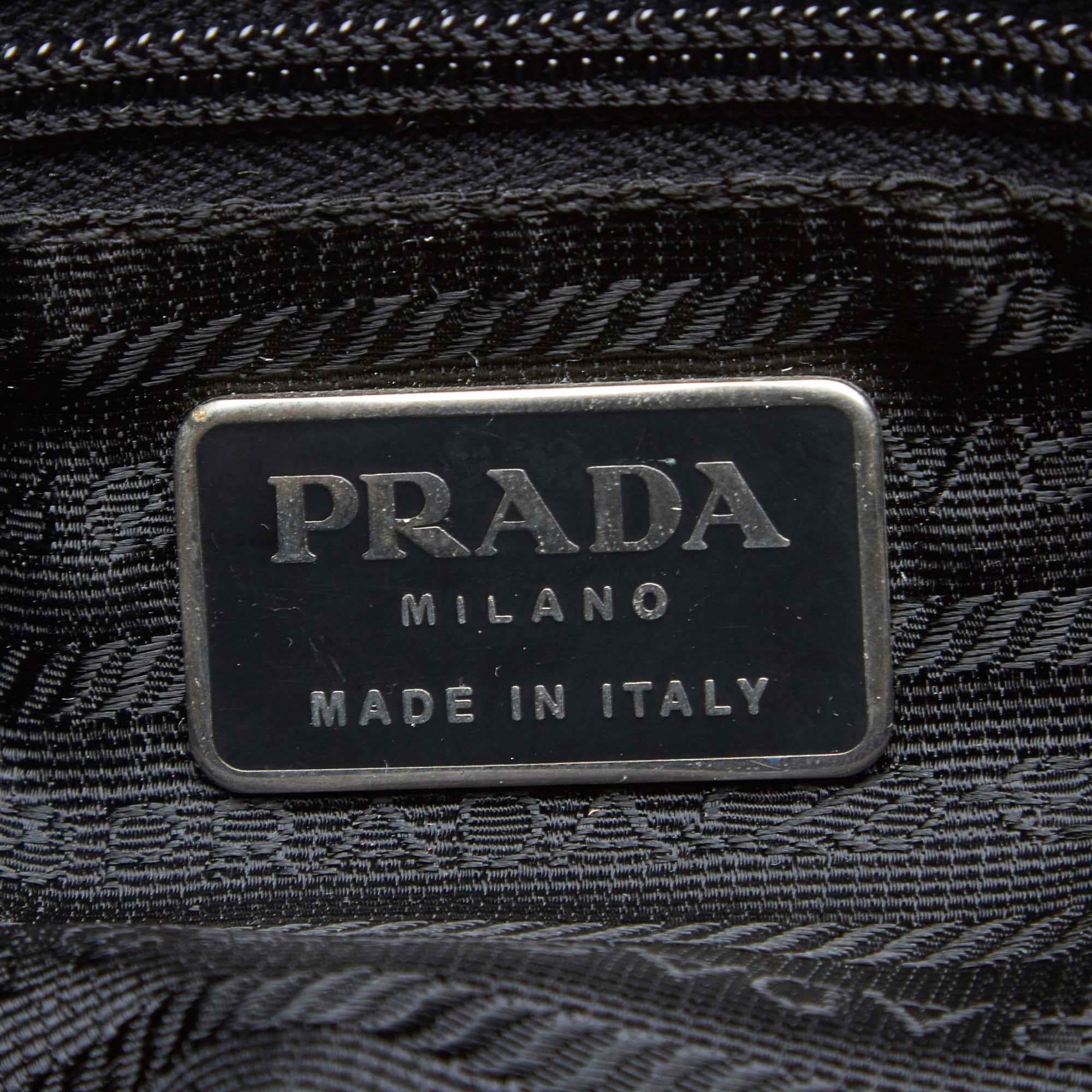 Vintage Authentic Prada Black Nylon Fabric Drawstring Backpack Italy LARGE  In Good Condition In Orlando, FL