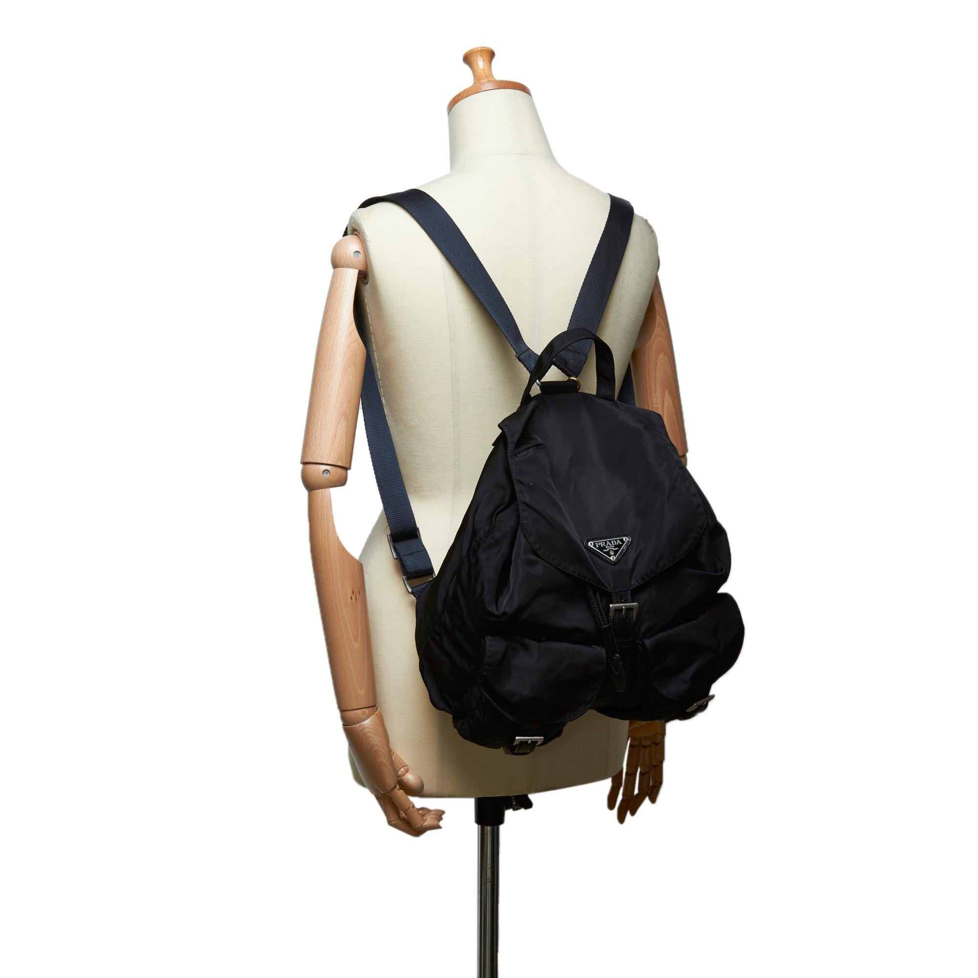 Vintage Authentic Prada Black Nylon Fabric Drawstring Backpack Italy LARGE  2