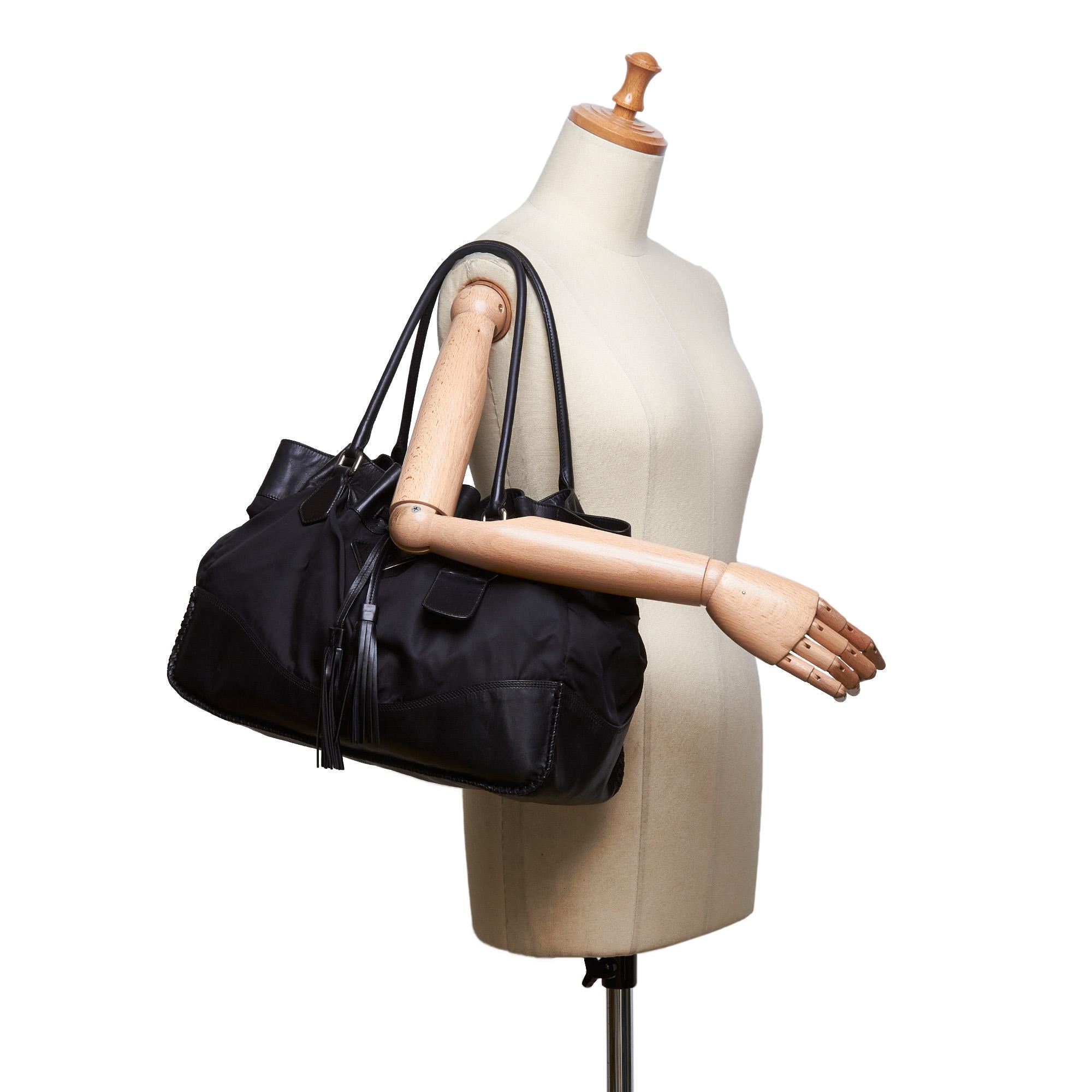 Vintage Authentic Prada Black Nylon Fabric Drawstring Shoulder Bag Italy LARGE  For Sale 5
