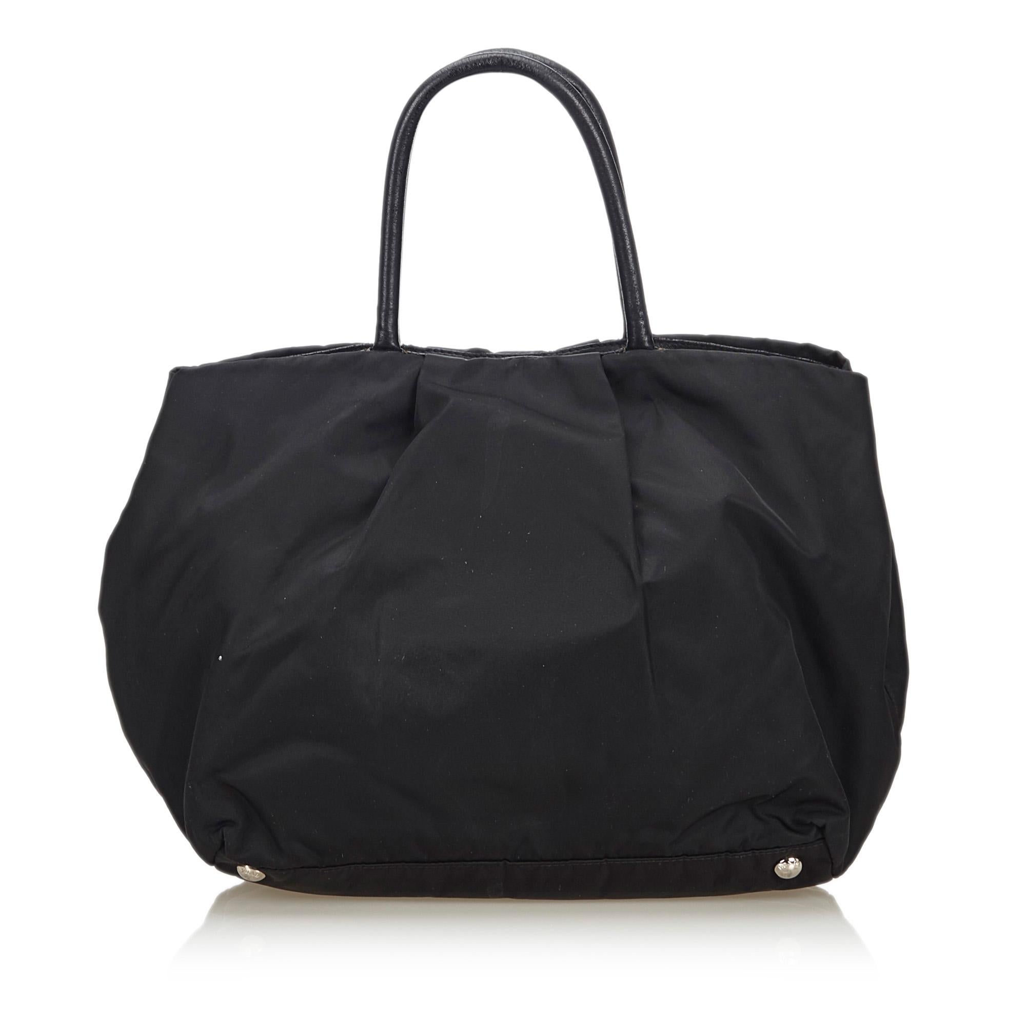 Vintage Authentic Prada Black Nylon Fabric Fiocco Bow Handbag Italy LARGE  In Good Condition For Sale In Orlando, FL