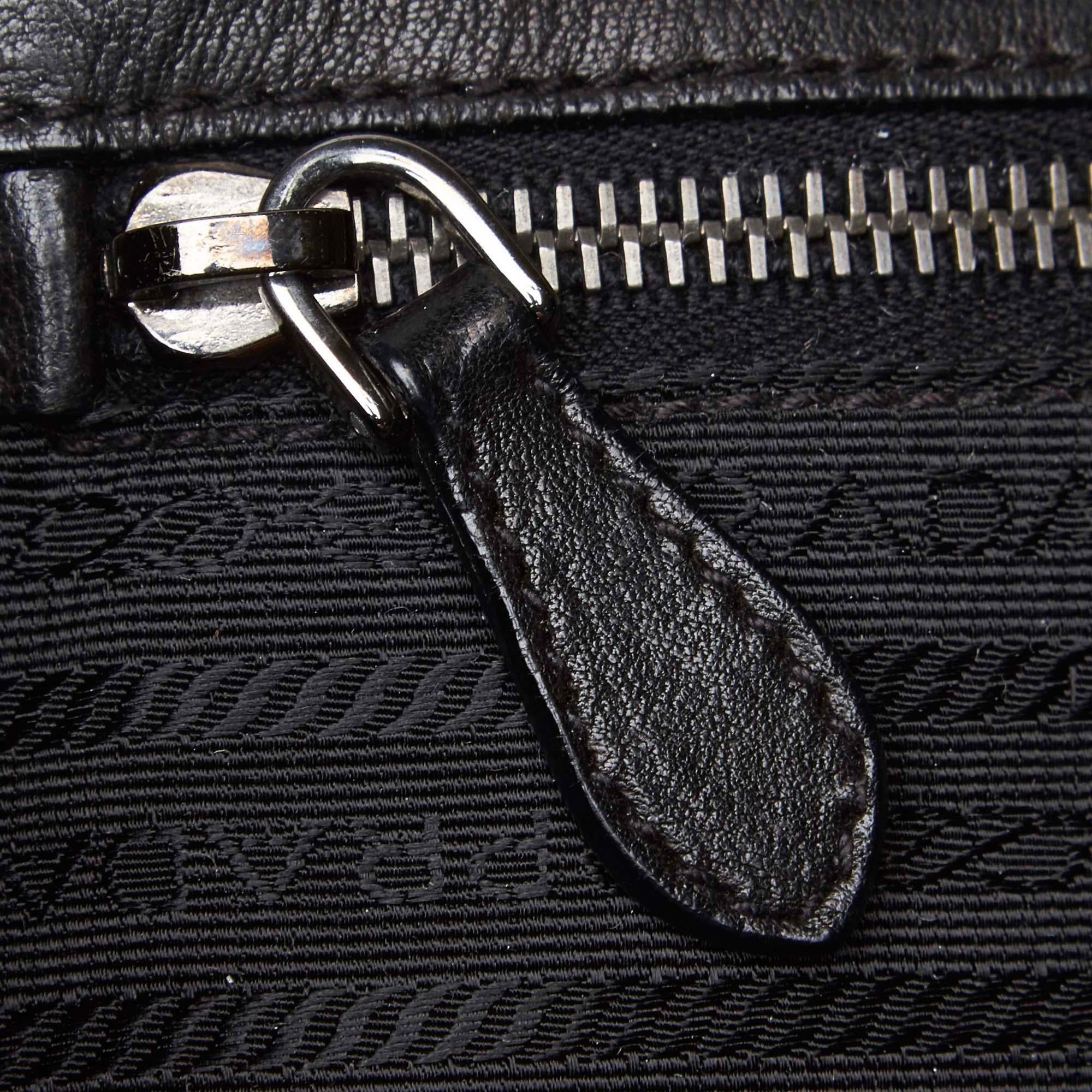 Vintage Authentic Prada Black Nylon Fabric Gathered Handbag ITALY LARGE  4