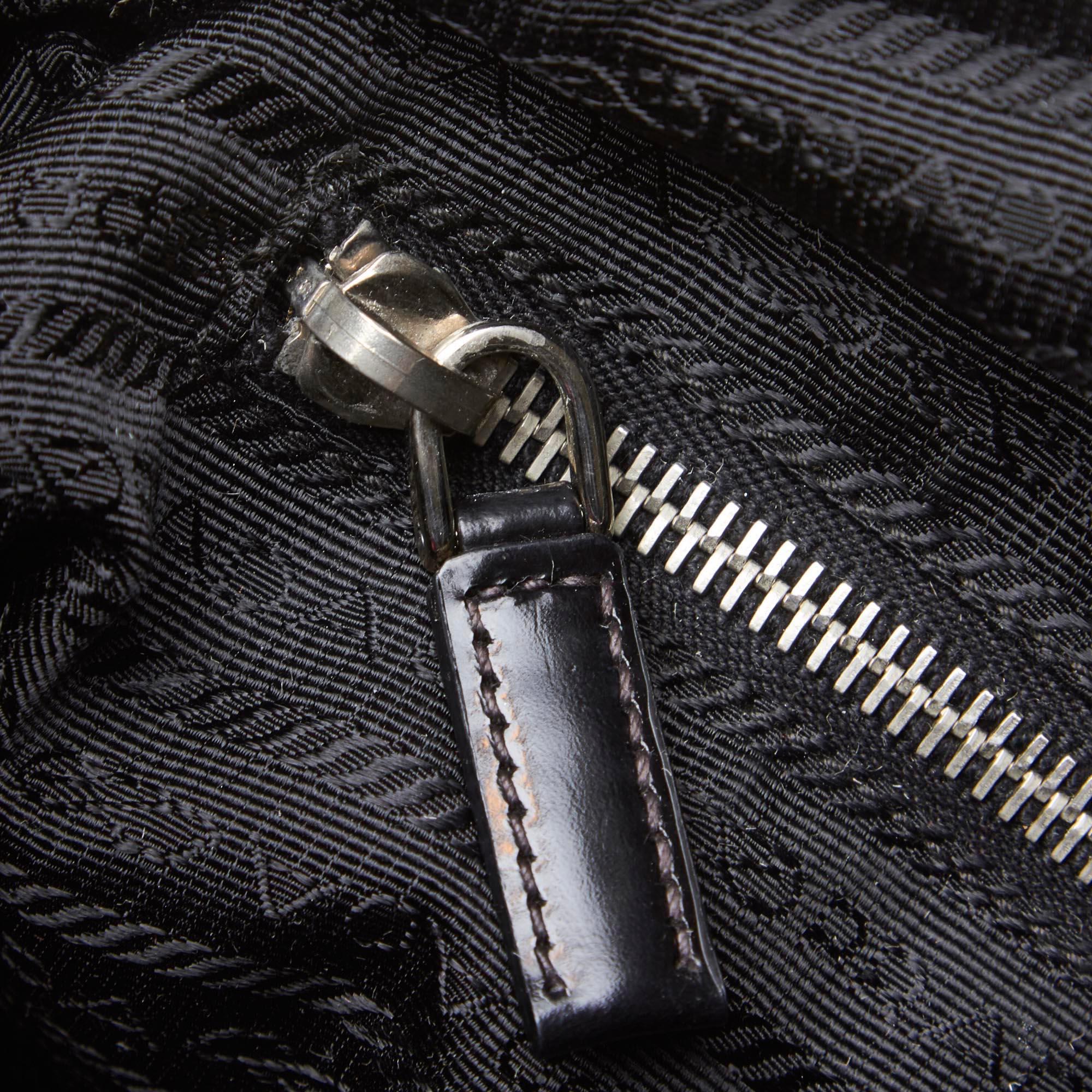 Vintage Authentic Prada Black Nylon Fabric Printed Handbag Italy MEDIUM  For Sale 3