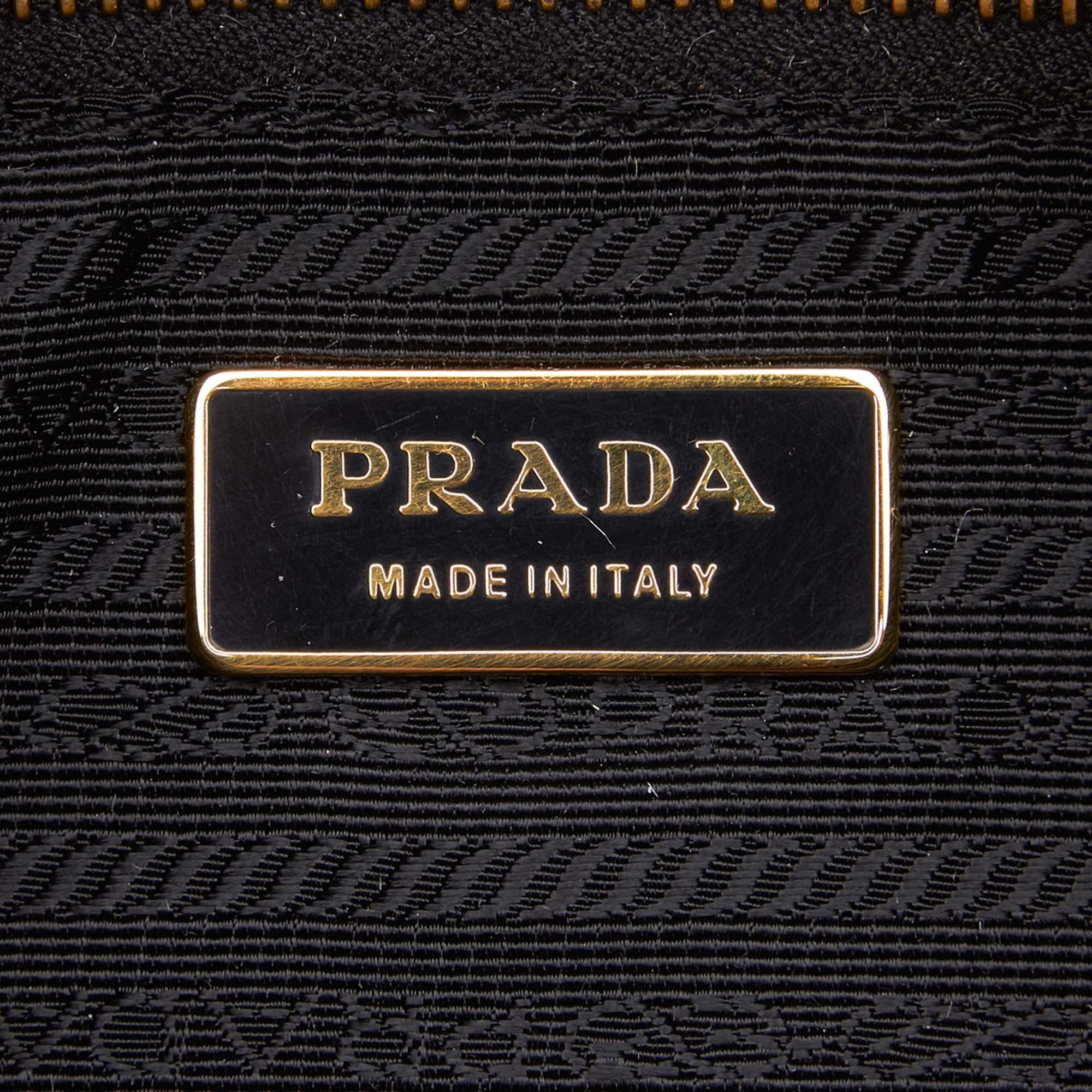 Vintage Authentic Prada Black Nylon Fabric Tessuto Handbag Italy w MEDIUM  For Sale 2