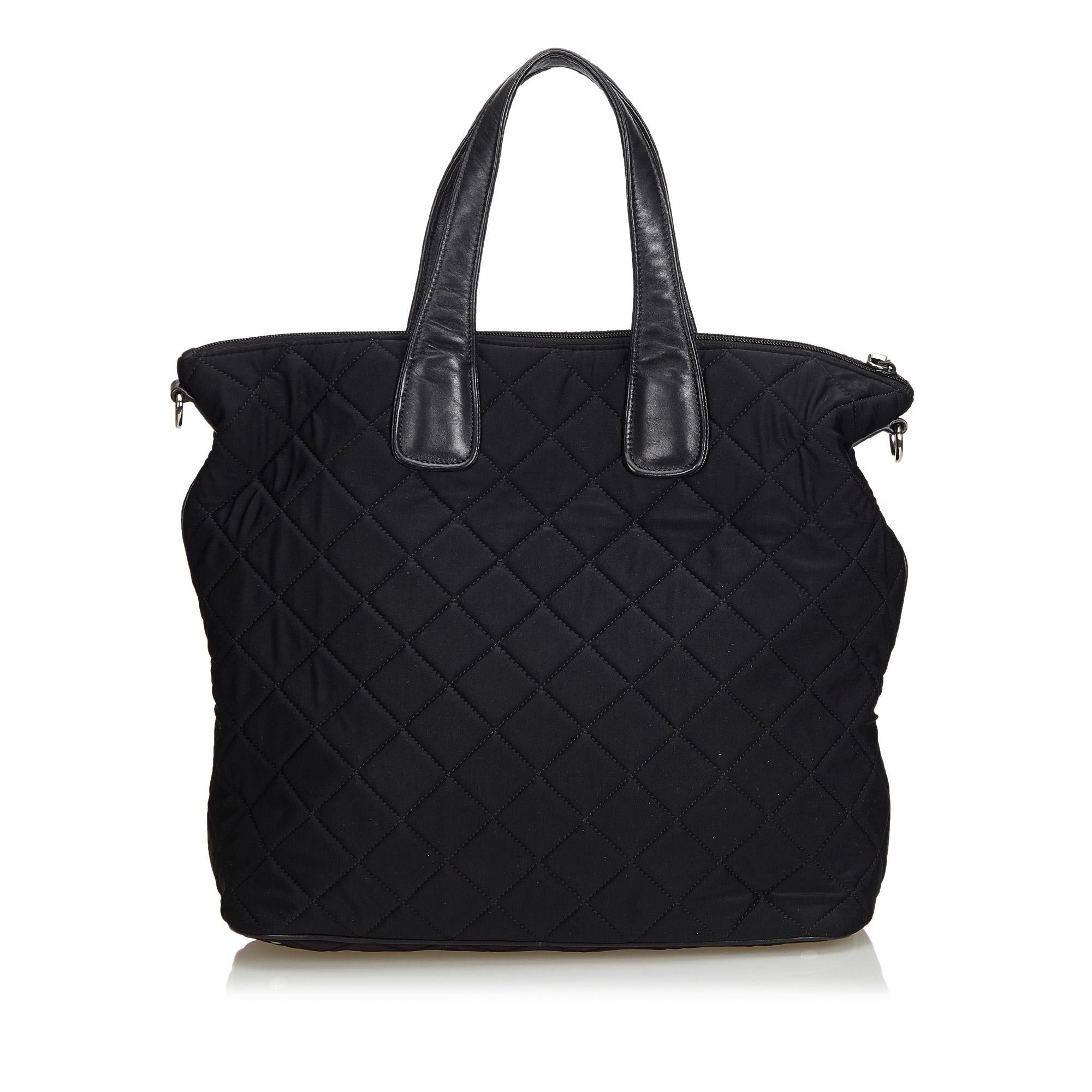 Vintage Authentic Prada Black Quilted Satchel Italy w Authenticity Card LARGE  In Good Condition For Sale In Orlando, FL