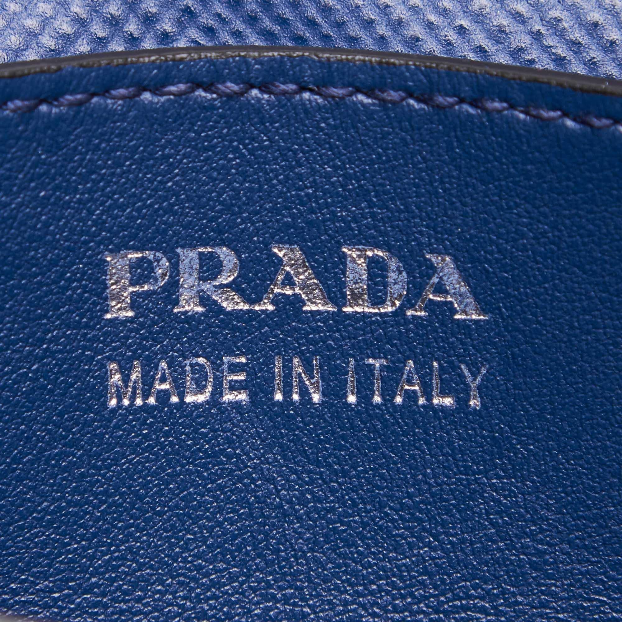 Vintage Authentic Prada Blue Denim Fabric Saffiano Double Cuir Tote Italy LARGE  For Sale 2