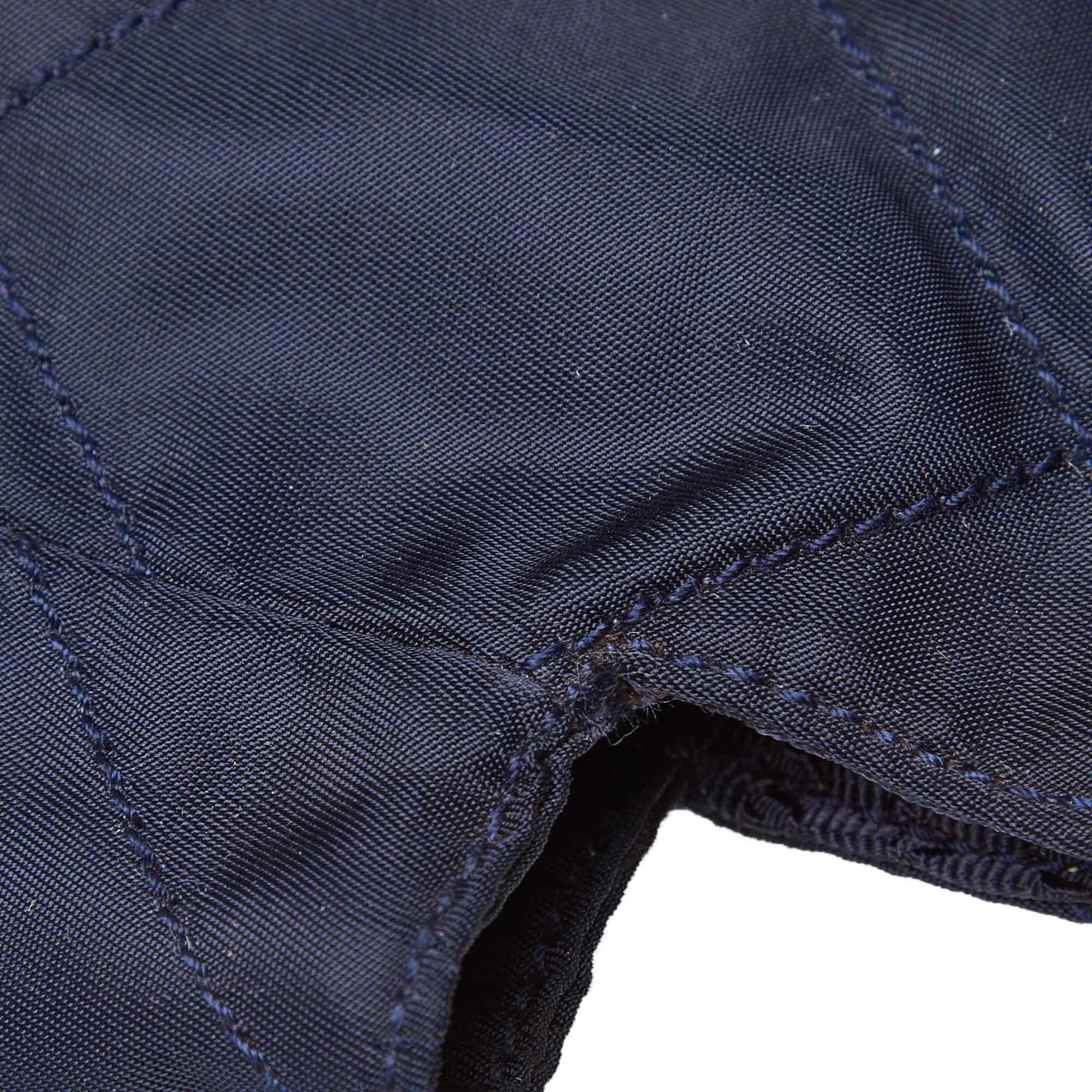 Vintage Authentic Prada Blue Navy Nylon Fabric Chain Shoulder Bag Italy MEDIUM 2