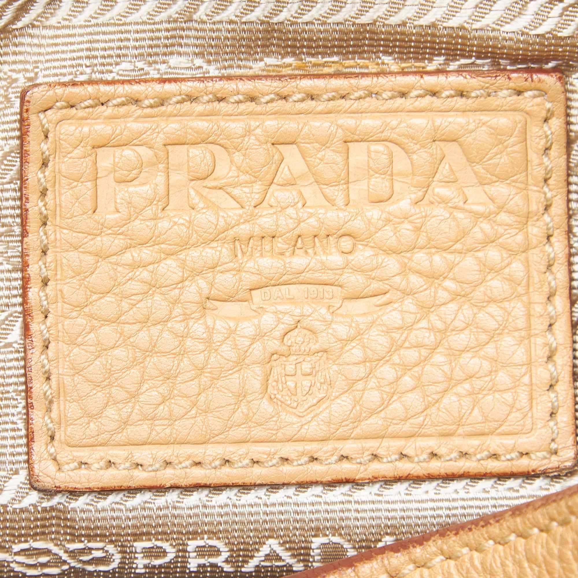 Vintage Authentic Prada Brown Beige Leather Vitello Daino Hobo Bag Italy LARGE  For Sale 2