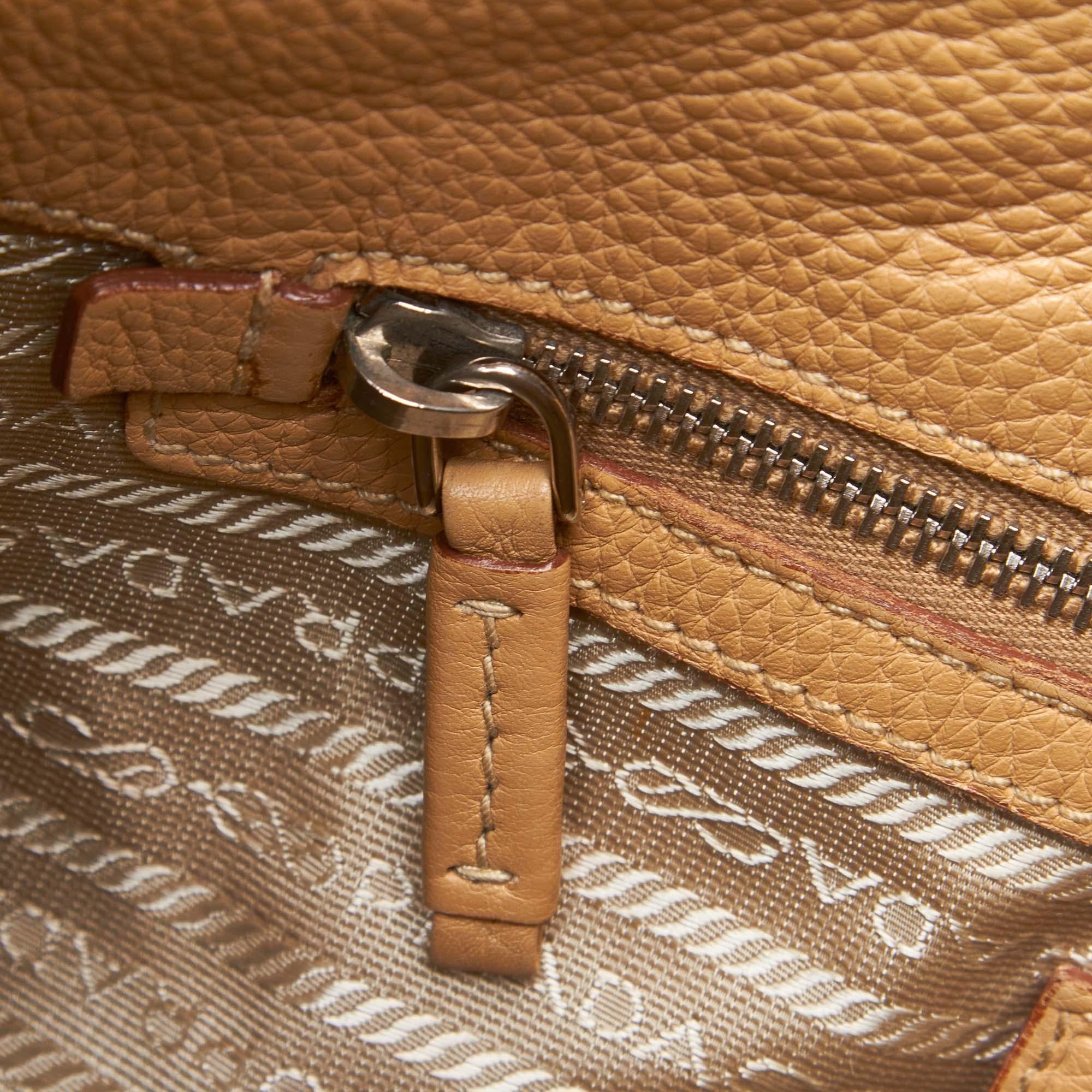 Vintage Authentic Prada Brown Beige Leather Vitello Daino Hobo Bag Italy LARGE  For Sale 4