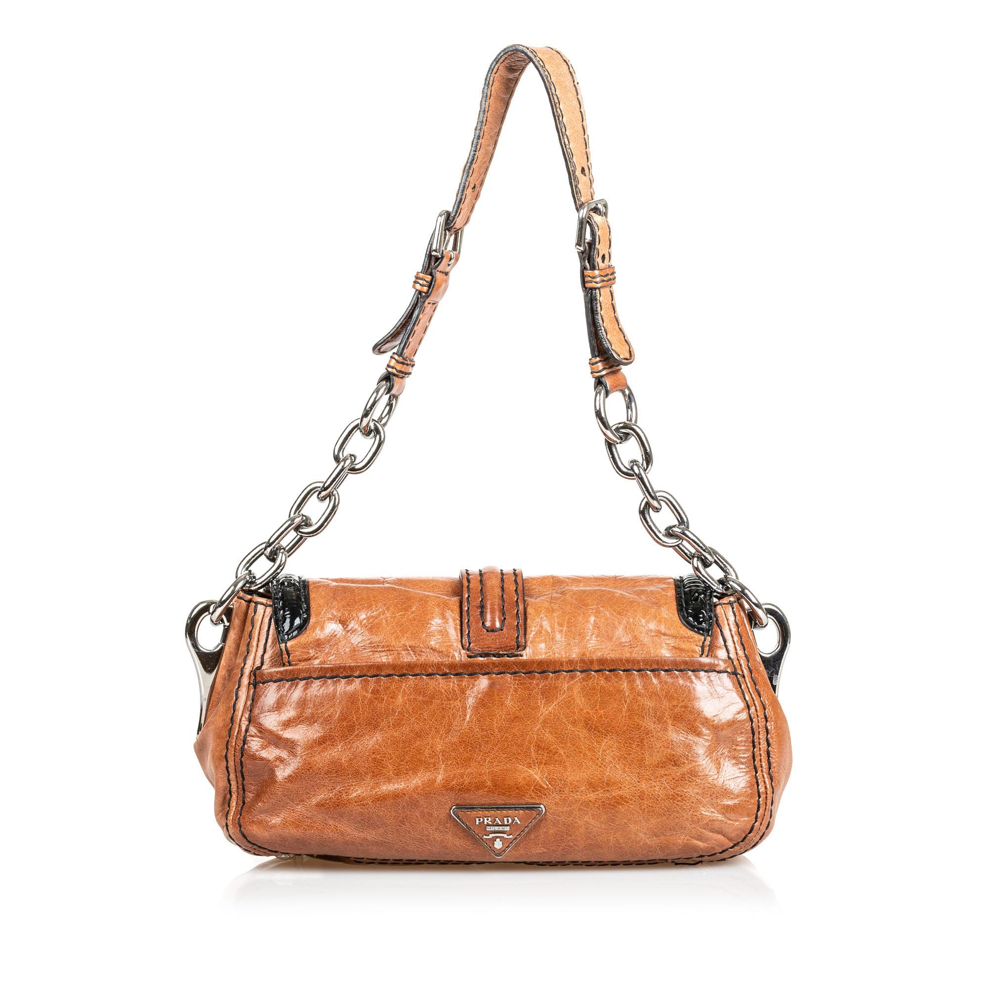 Vintage Authentic Prada Brown Leather Shoulder Bag Italy MEDIUM  In Good Condition For Sale In Orlando, FL