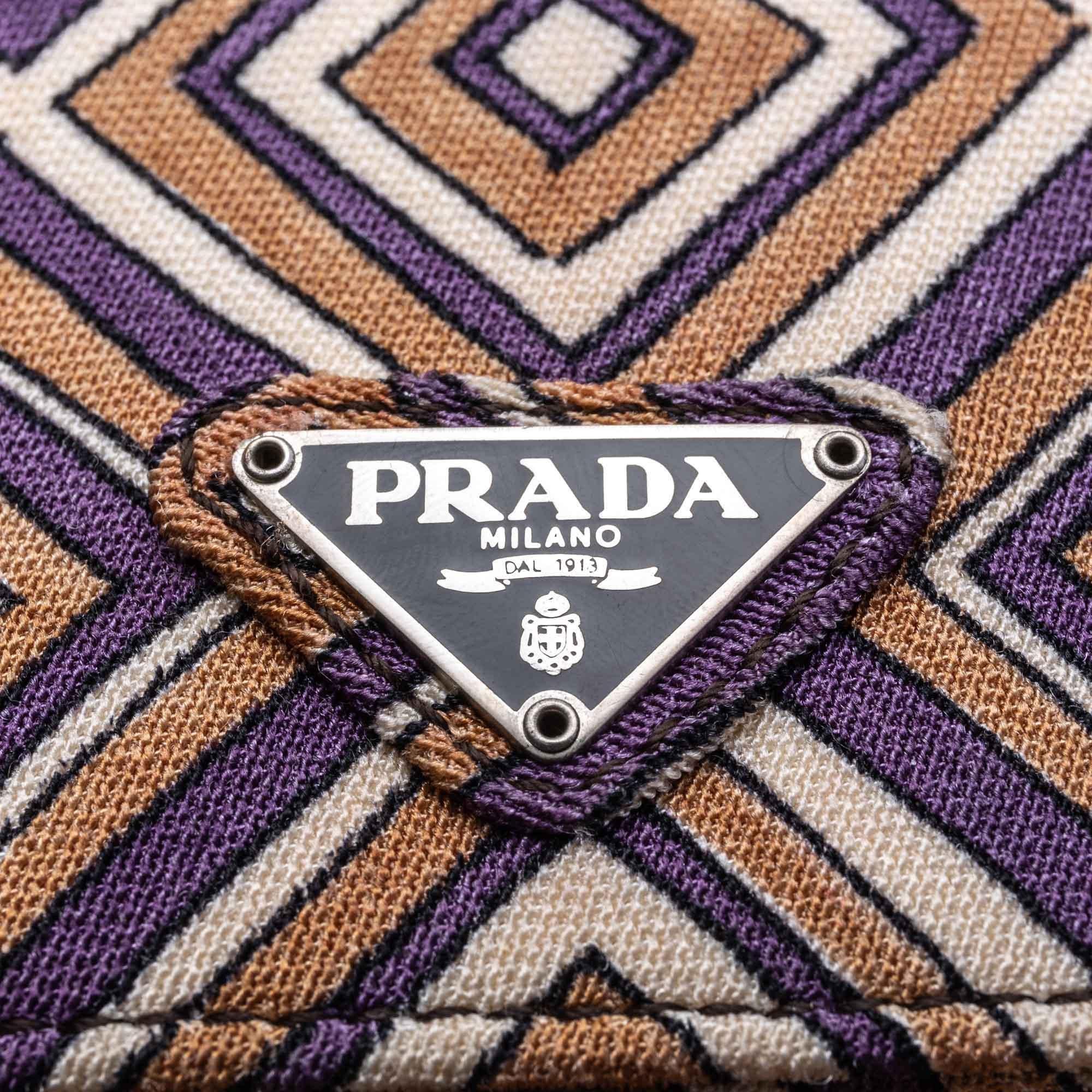 Vintage Authentic Prada Brown Printed Canvas Shoulder Bag Italy MEDIUM  For Sale 2