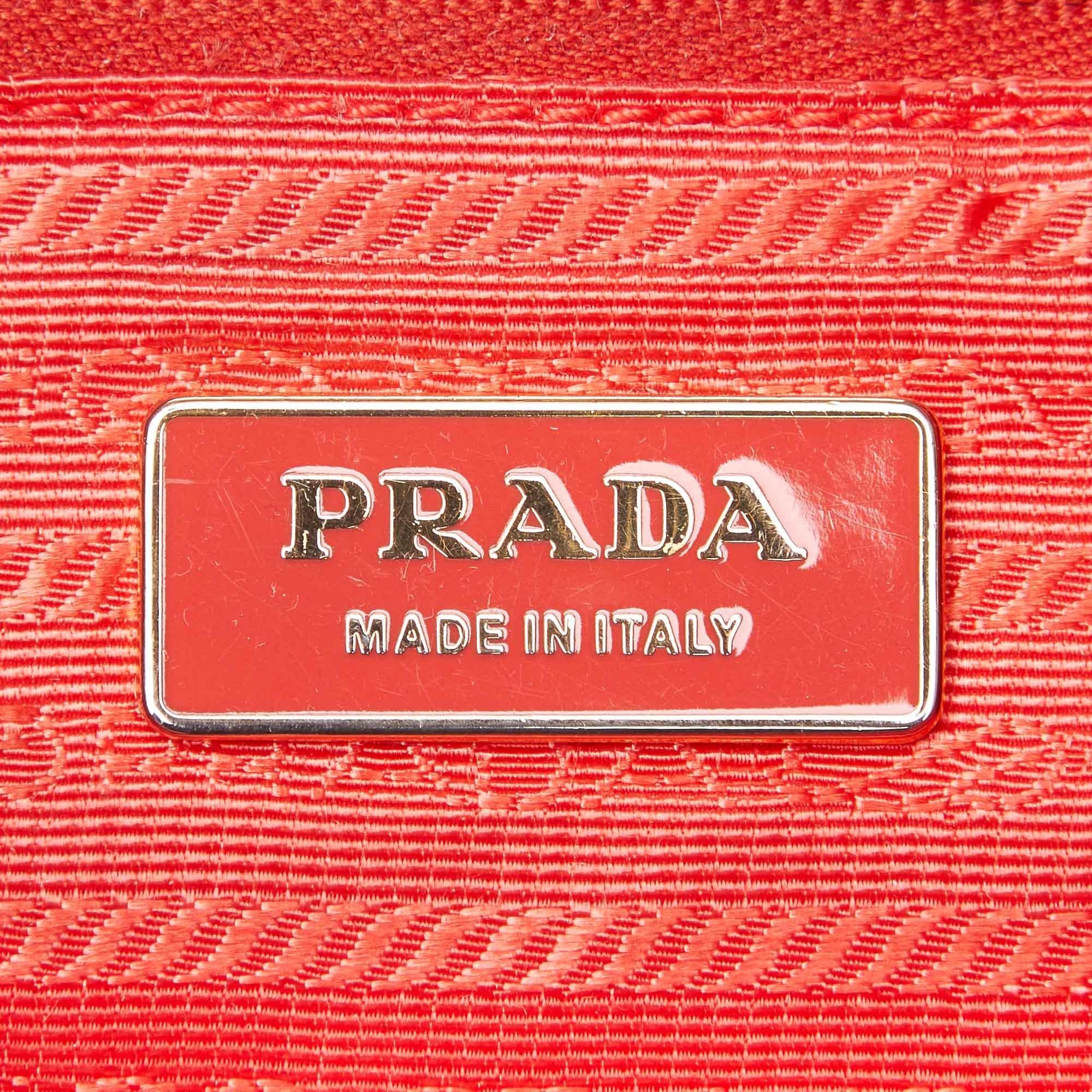 Red Vintage Authentic Prada Orange Nylon Fabric Quilted Shoulder Bag Italy MEDIUM