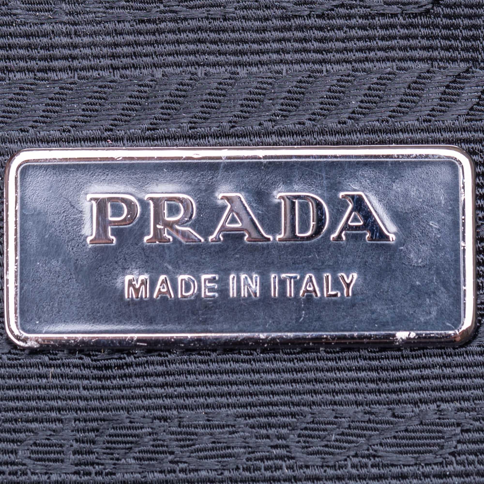 Black Vintage Authentic Prada Purple Wool Fabric Chain Baguette Italy SMALL 