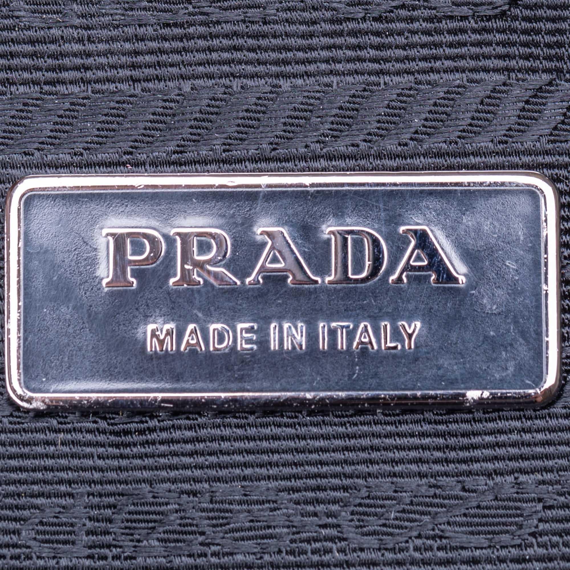 Black Vintage Authentic Prada Purple Wool Fabric Chain Baguette Italy SMALL