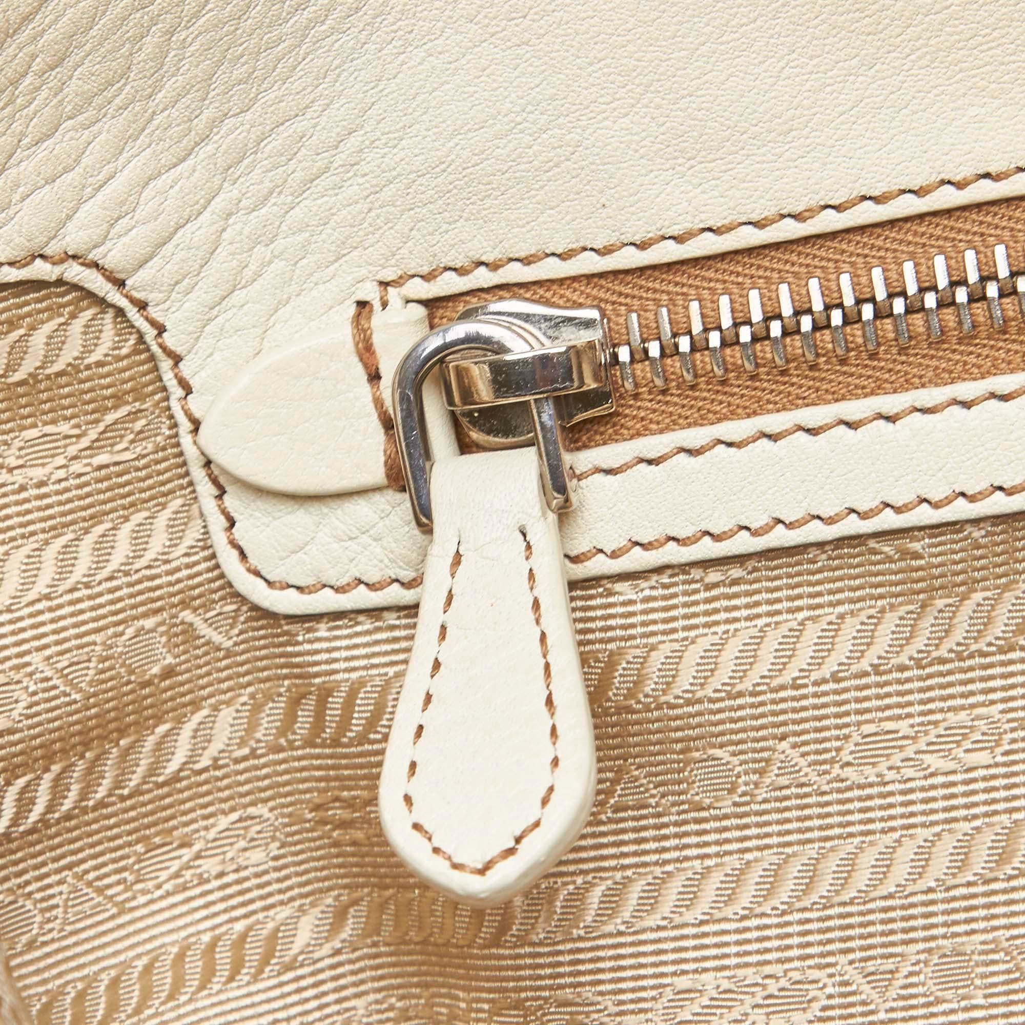 Vintage Authentic Prada Vitello Daino Tote Bag w Dust Bag Authenticity Card 4