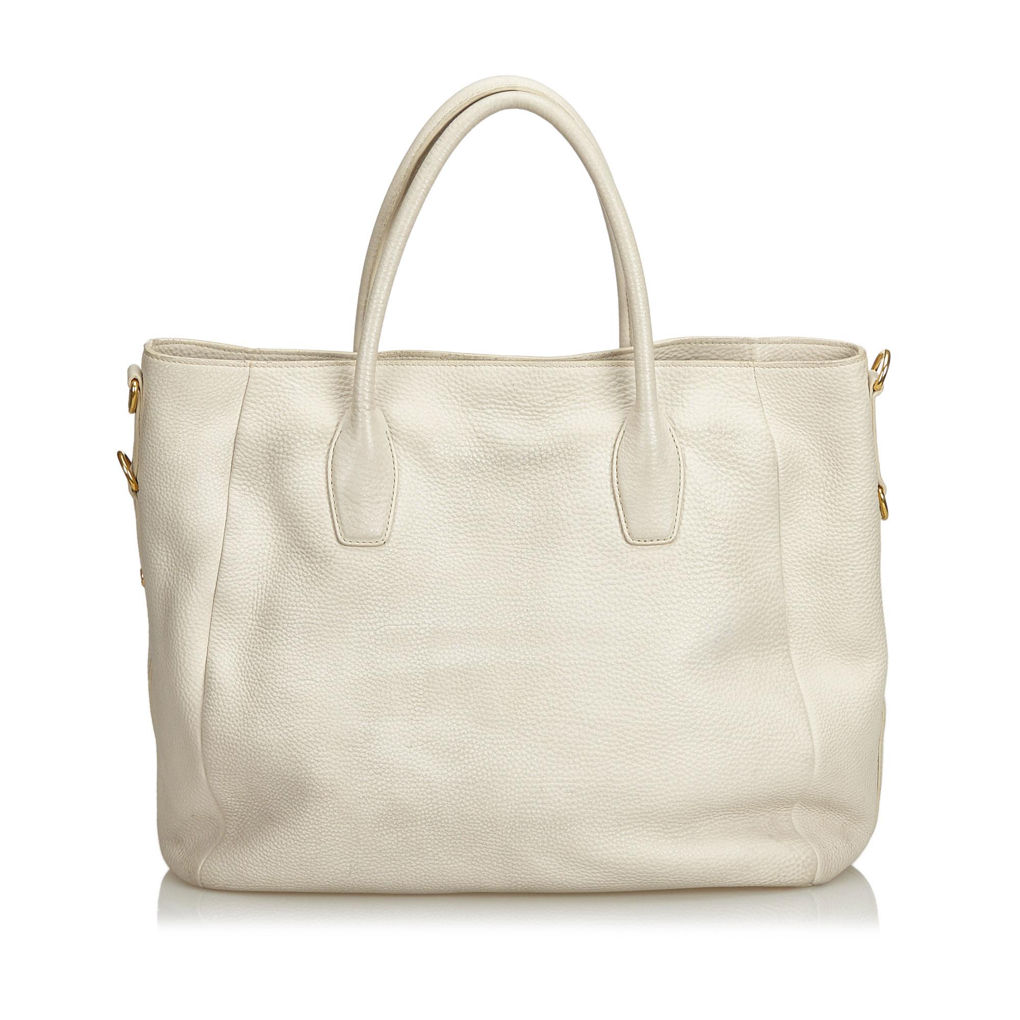 Vintage Authentic Prada White Ivory Leather Vitello Daino Tote Bag Italy LARGE In Good Condition In Orlando, FL