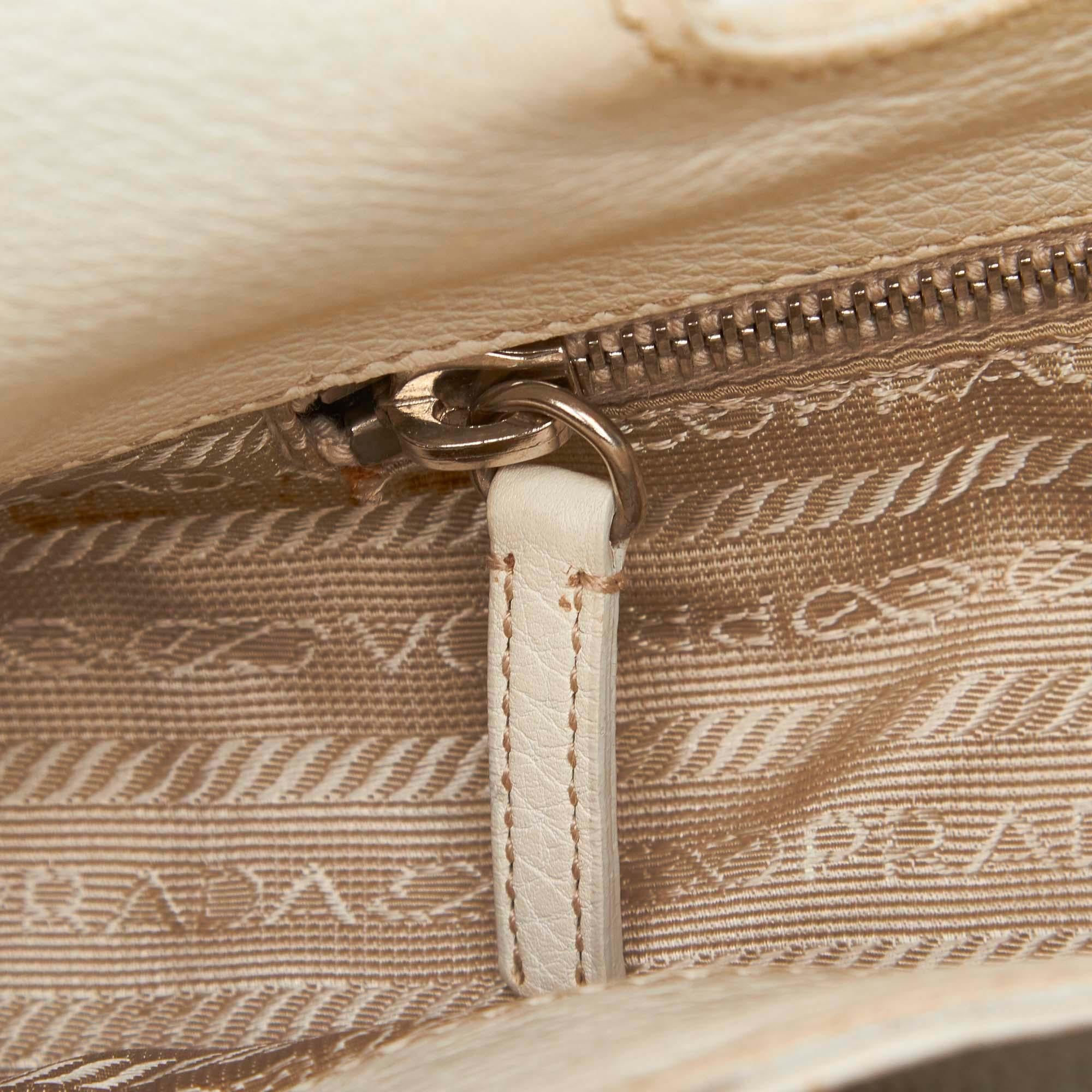 Vintage Authentic Prada White Leather Bar Shoulder Bag Italy w Dust Bag LARGE  For Sale 4